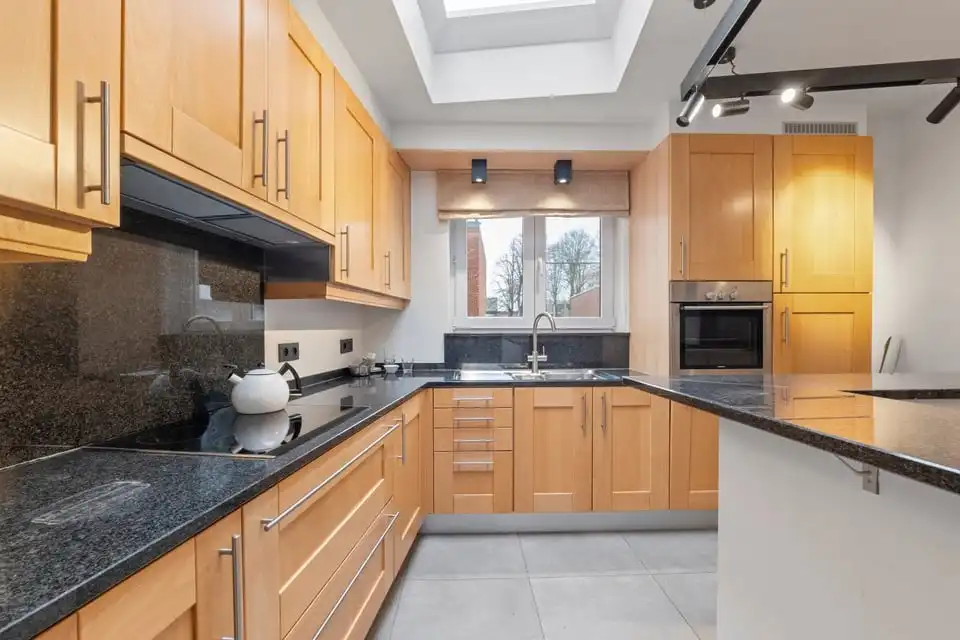 Charmant handelshuis op toplocatie in het hart van de Tongerse winkelstraat foto 6