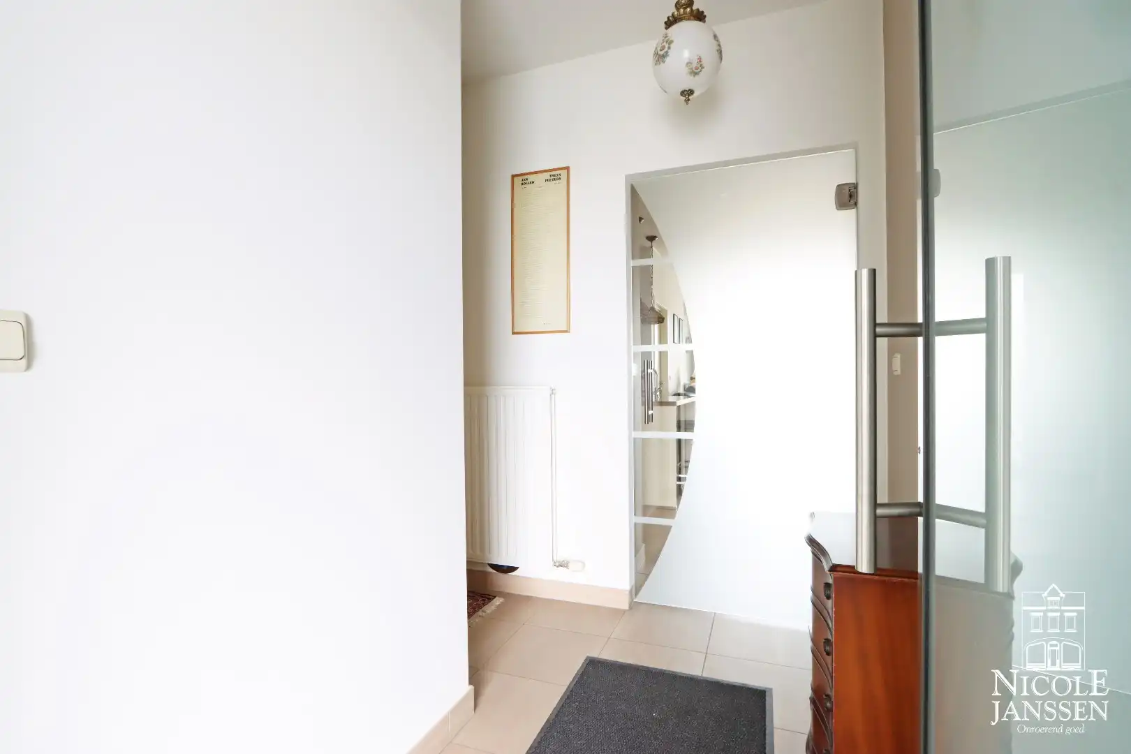 Instapklaar, verzorgd appartement met terras foto 3