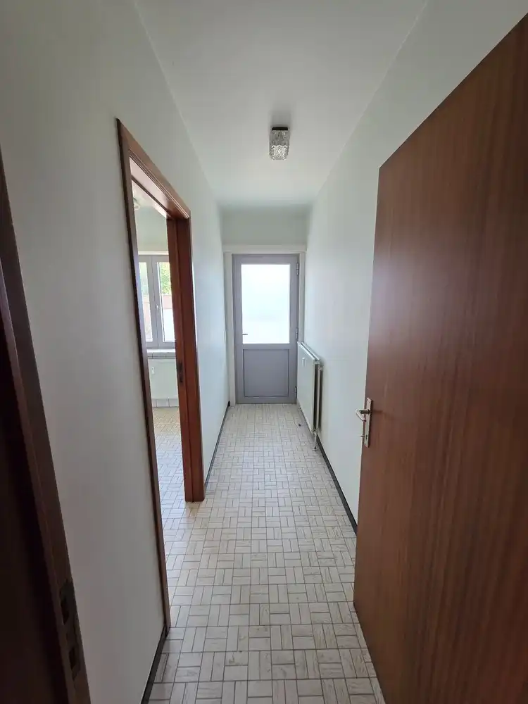 Uitzonderlijk ruim appartement met 4 slaapkamers, bureau en dubbele garage foto 9