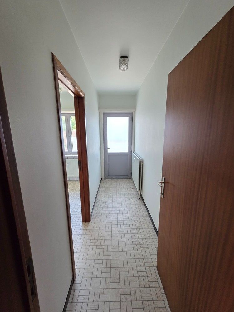 Uitzonderlijk ruim appartement met 4 slaapkamers, bureau en dubbele garage foto 9