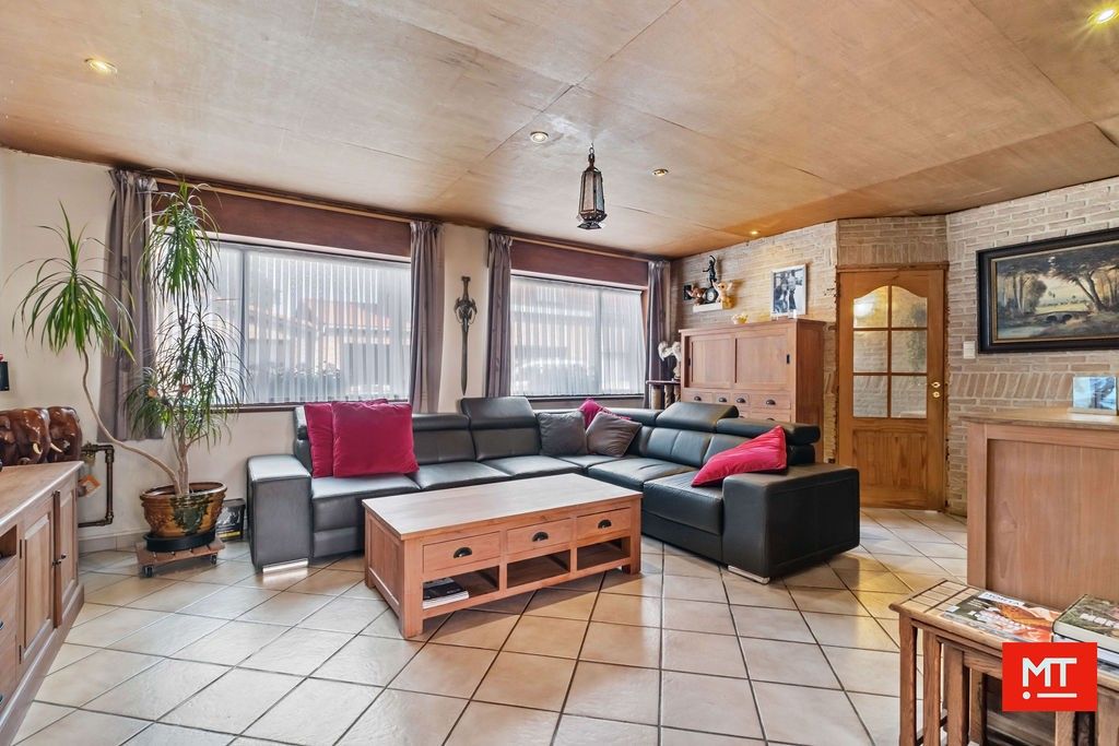 Te renoveren woning met 4 slpk, garage, zonnige tuin en uitweg in Dikkebus foto 10