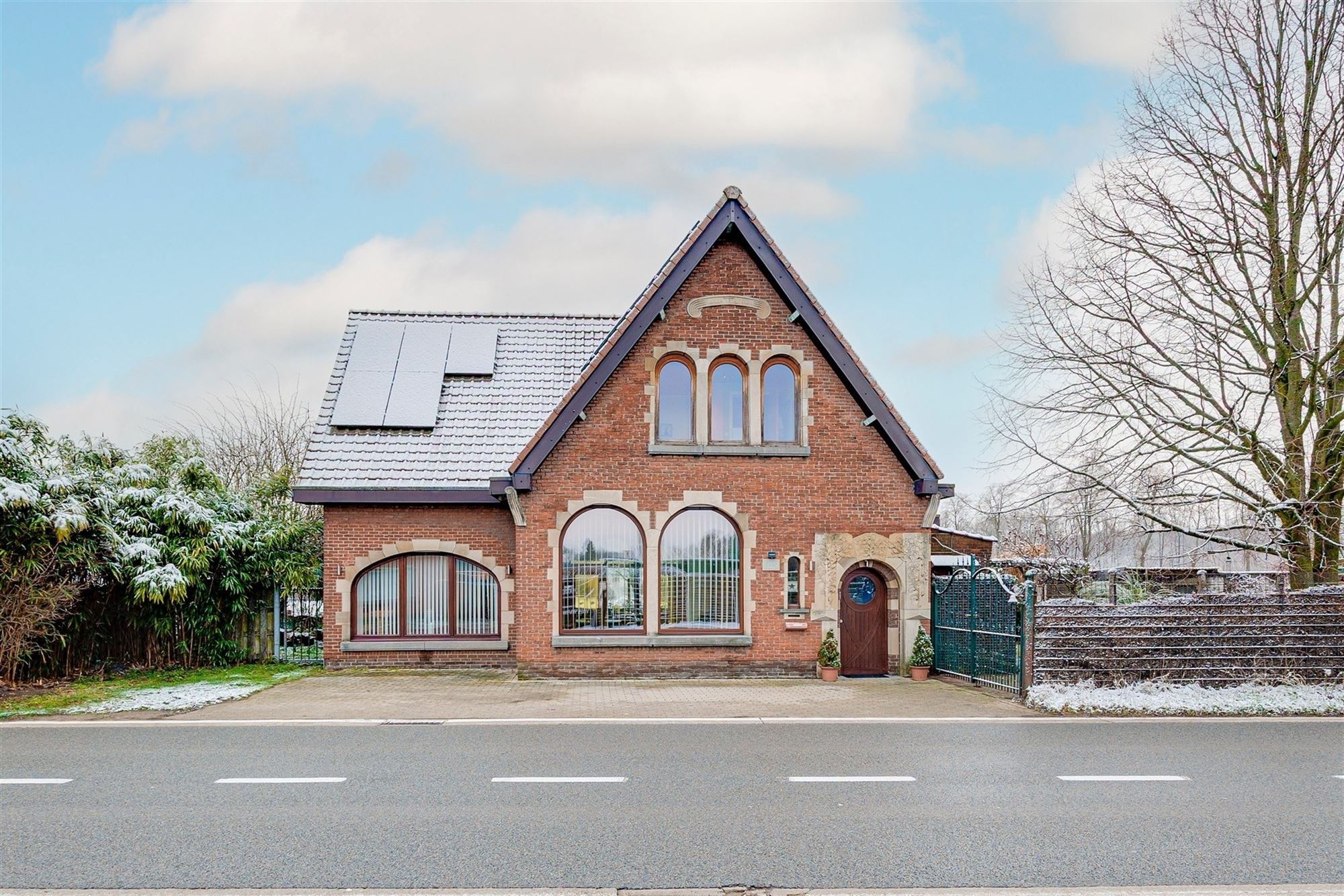 Hoofdfoto van de publicatie: Instapklare woning met grote tuin en prachtig zicht op weilanden
