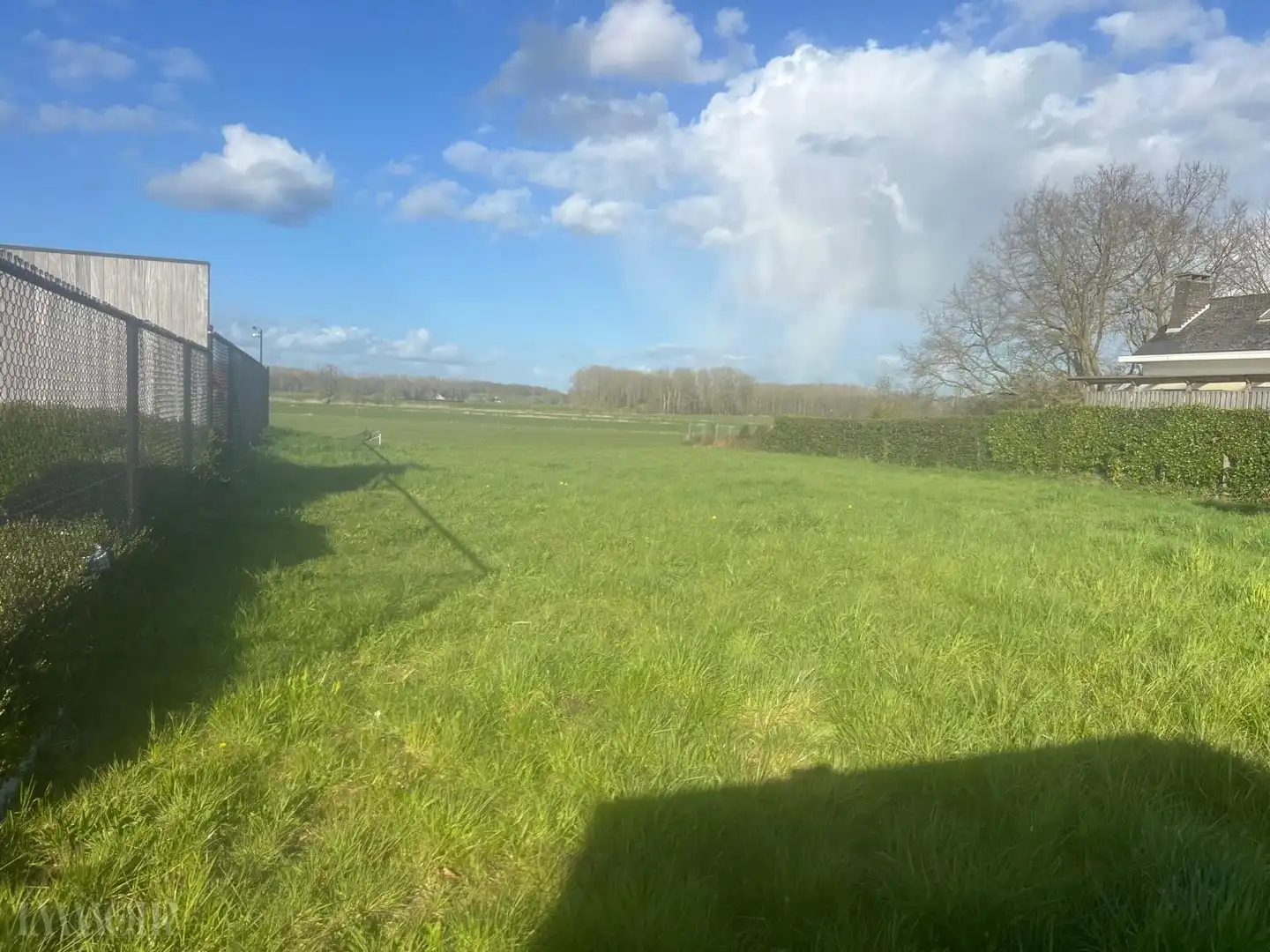 Bouwgrond van 1.034 m² met uitzonderlijke breedte en weids uitzicht. foto 5