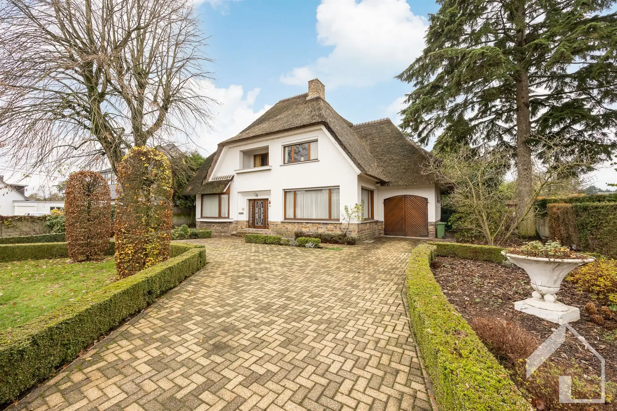 Te renoveren, karaktervolle villa in het centrum van Pulle foto 2