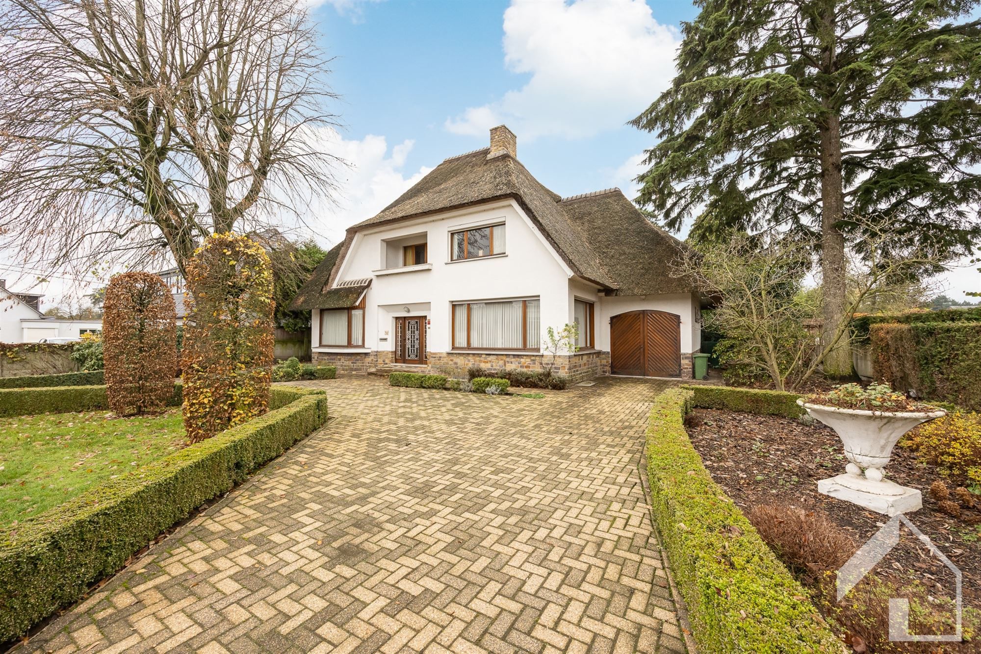 Te renoveren, karaktervolle villa in het centrum van Pulle foto 2