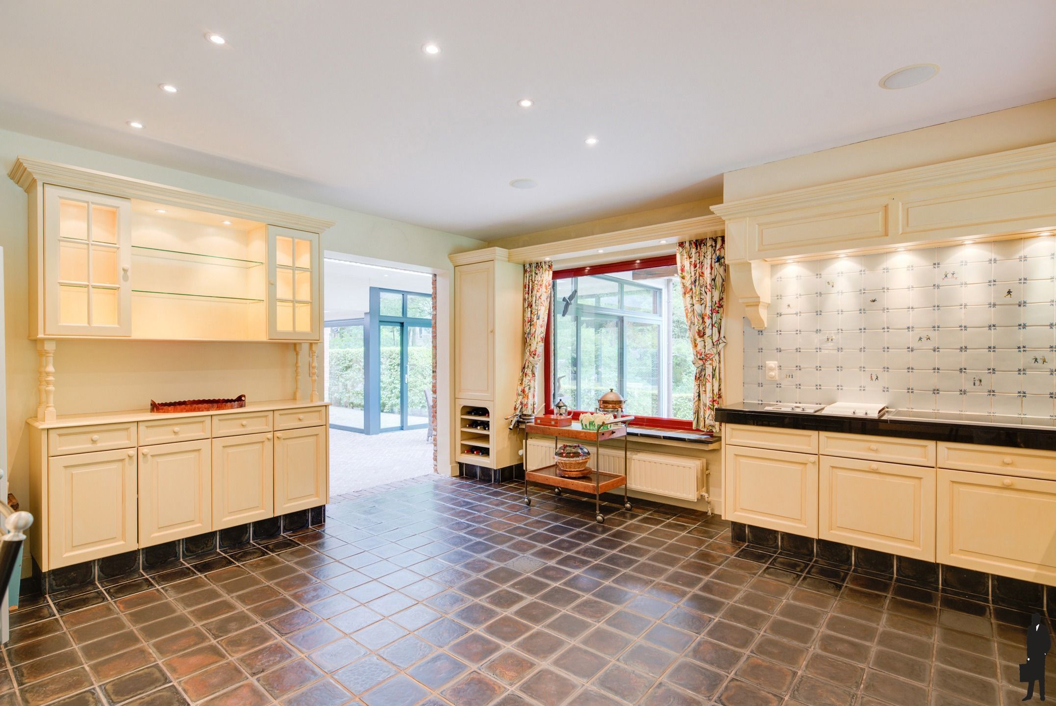 Op absolute toplocatie gelegen villa! foto 10