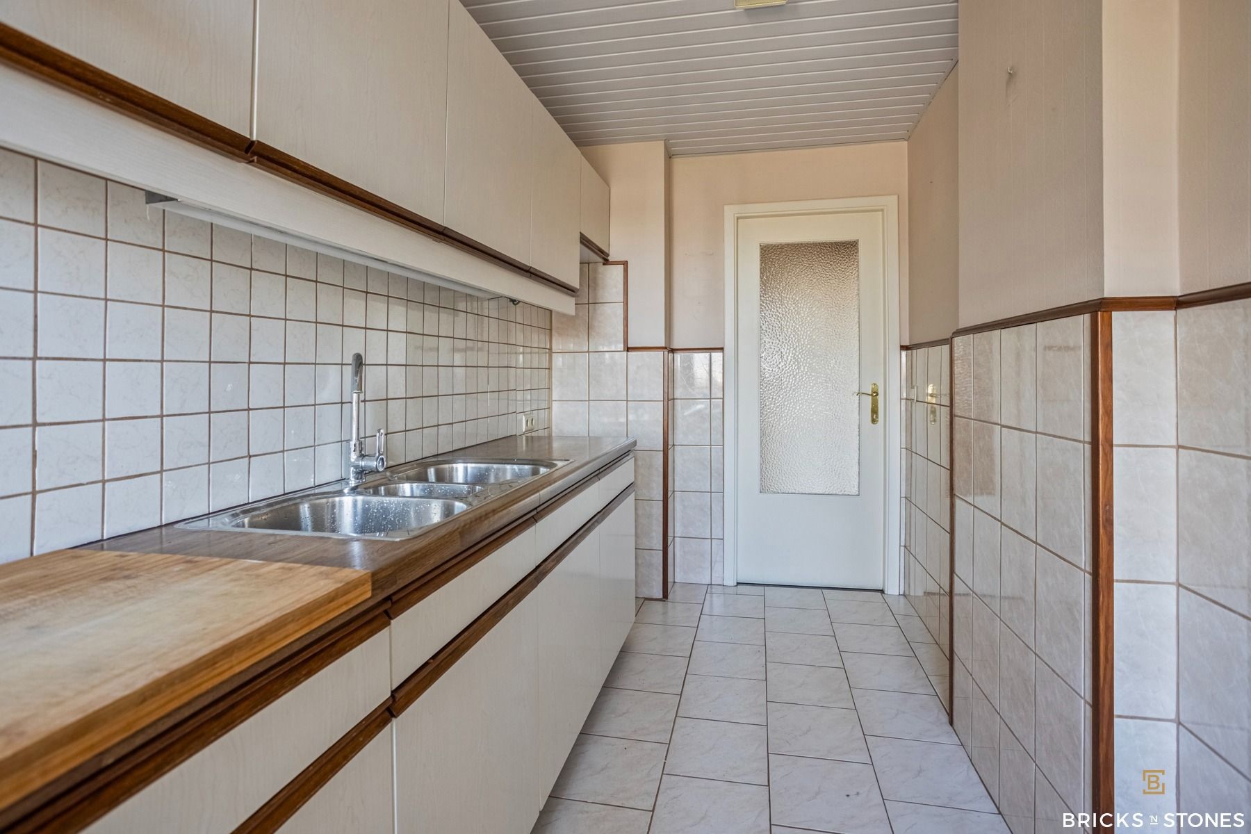 Ruim 3-slaapkamer appartement met terras en panoramisch zicht foto 6