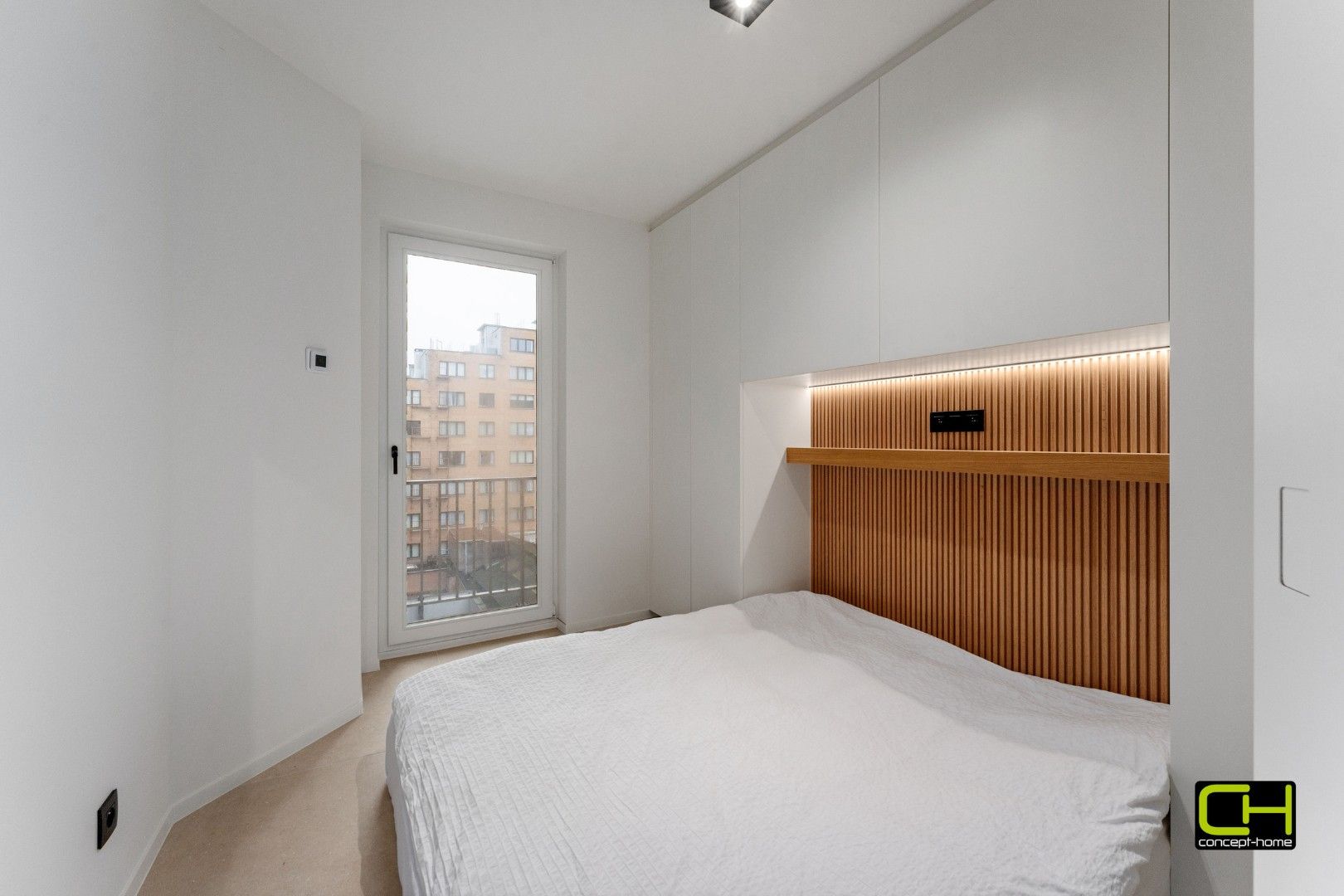 Stijlvol gerenoveerd appartement met twee slaapkamers te koop in Knokke-Heist foto 6