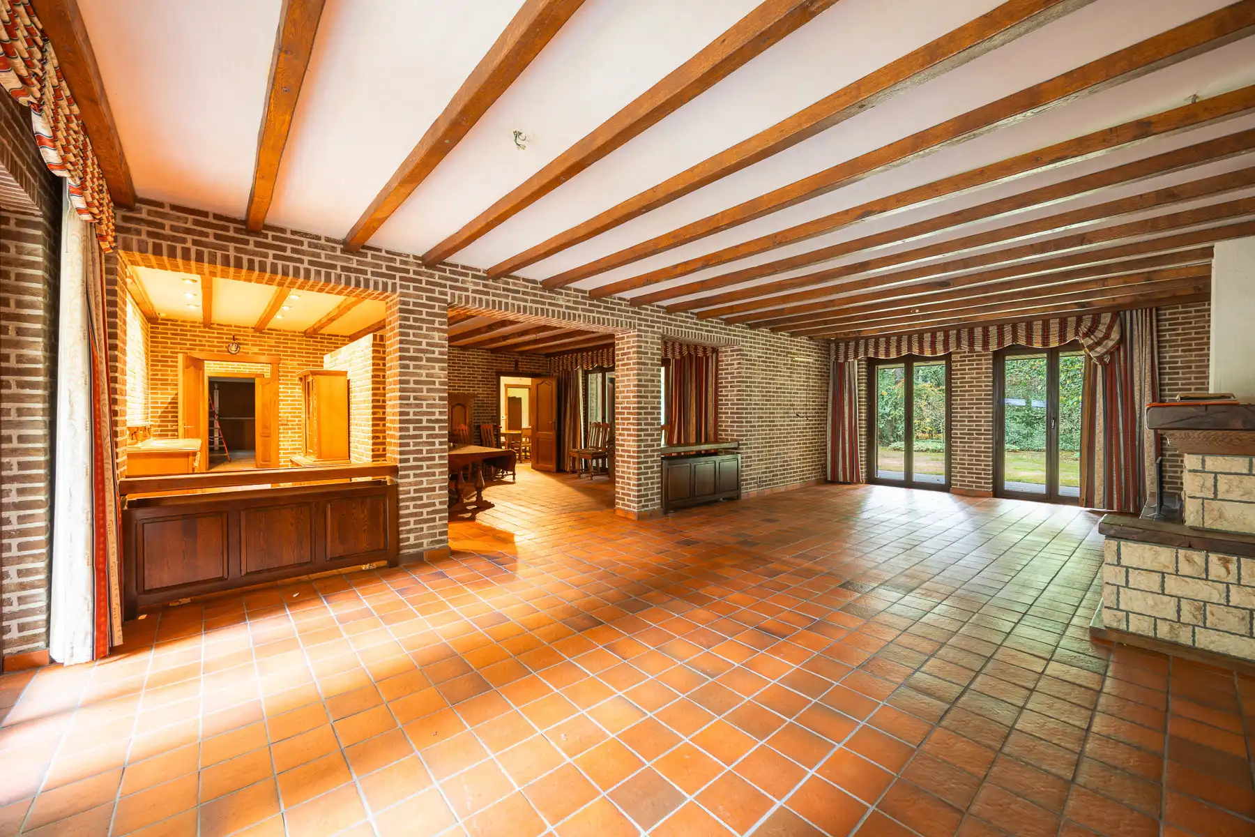 Zéér ruime villa op 3.014m² omgeven door groen foto 10