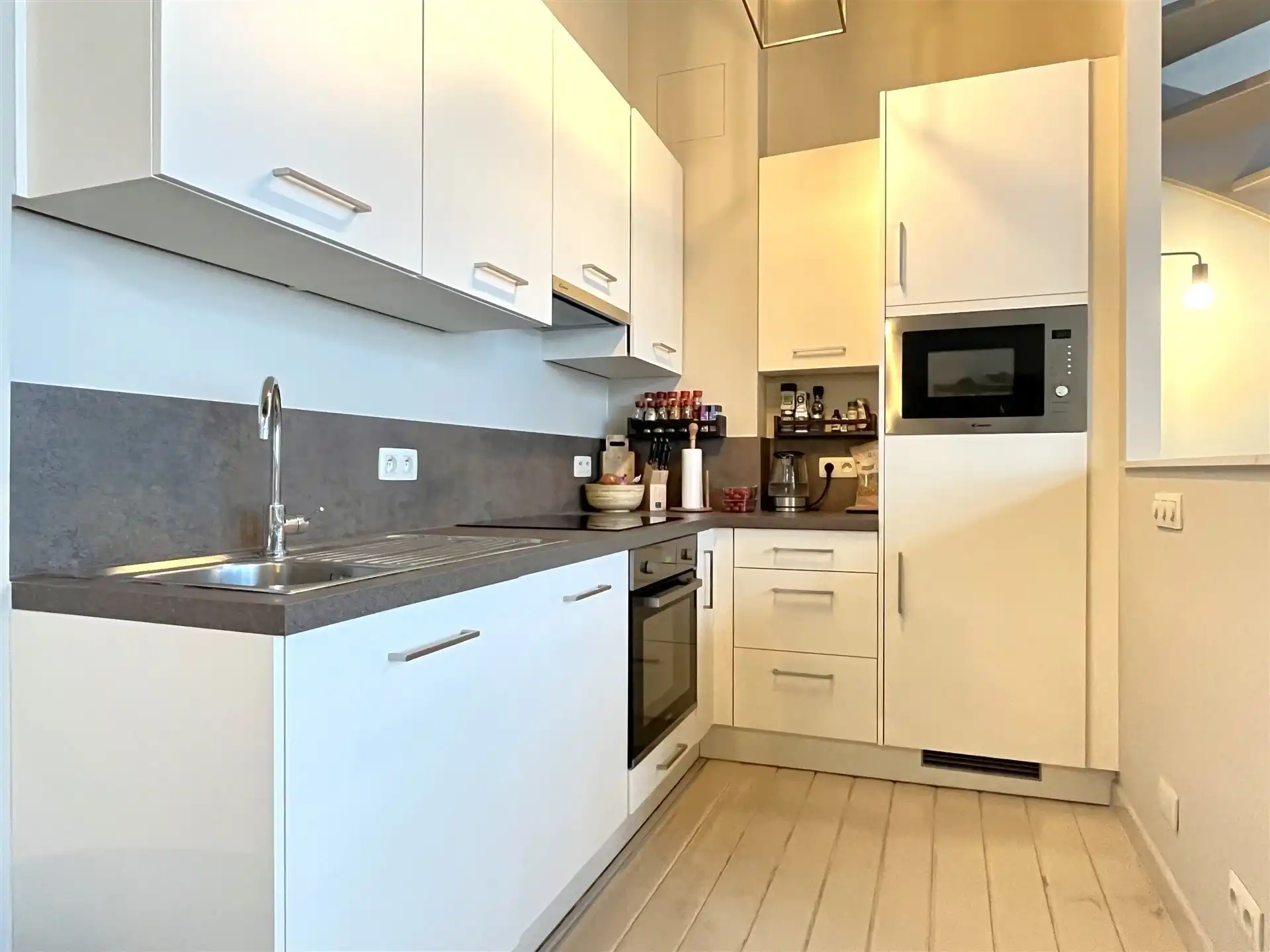 Triplex app met 2 slaapkamers en terras!  foto 5