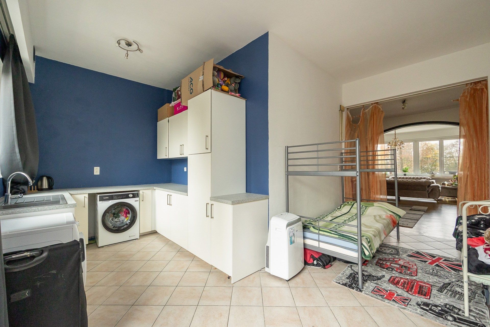 Ruime, instapklare gezinswoning met authentieke elementen in Berchem foto 12