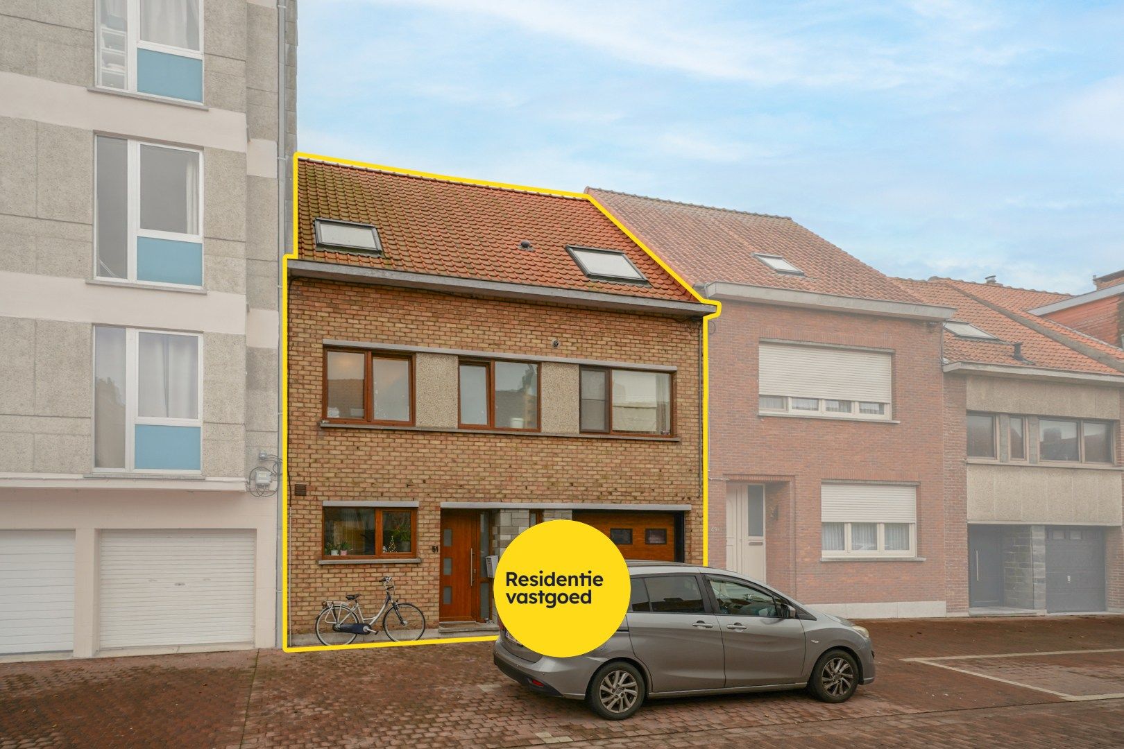 Ruime, energiezuinige gezinswoning met 6 slaapkamers en zonnige tuin in Oostende foto {{pictureIndex}}