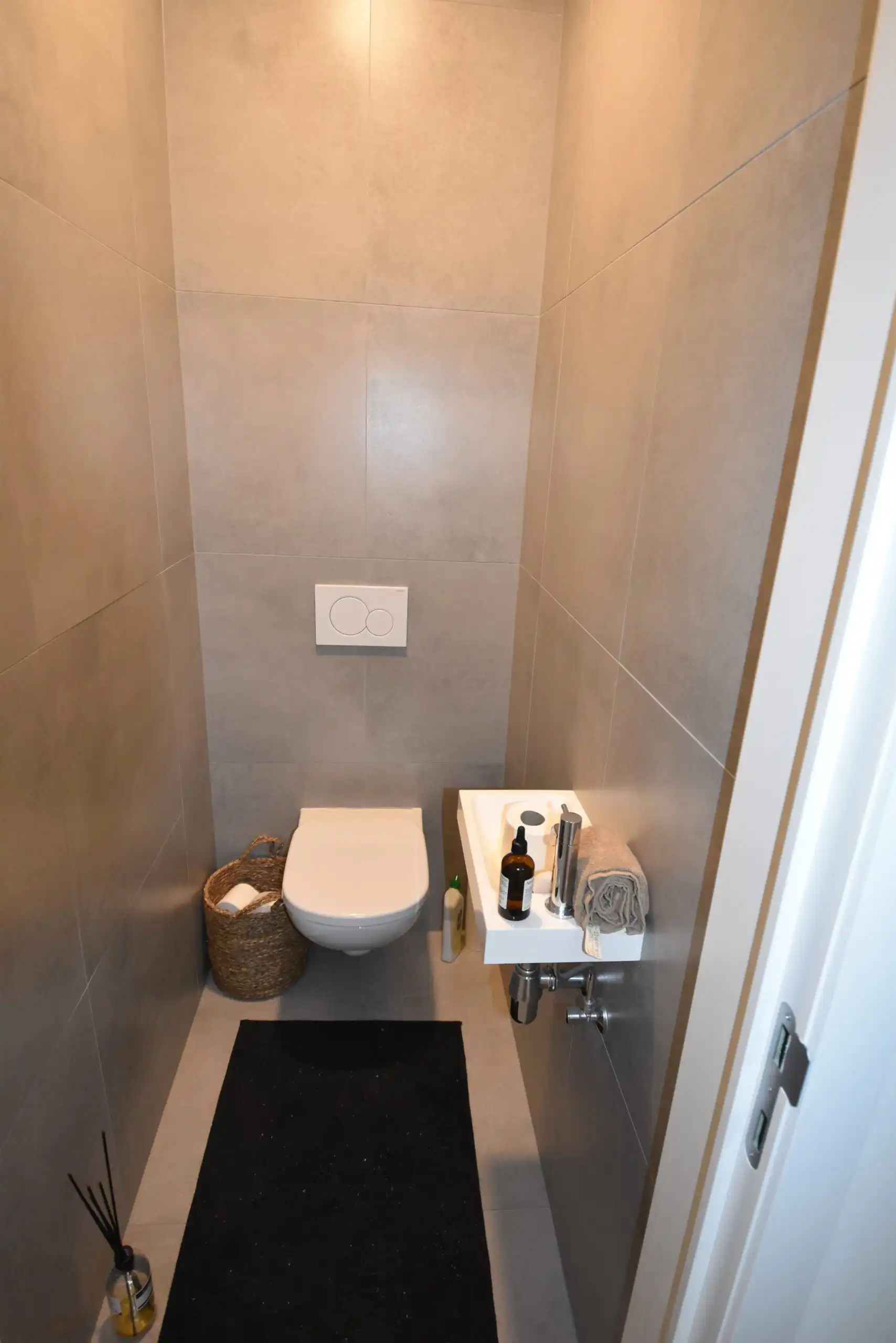 Modern en energiezuinig appartement te huur in hartje Nieuwkerken-Waas foto 12