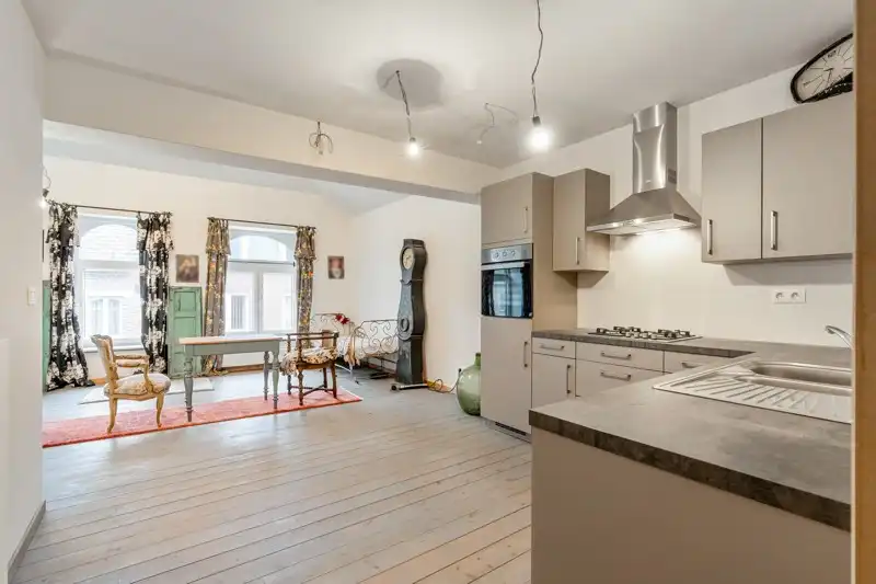 Woonappartement met handelsruimte in het centrum van Wommersom foto 11