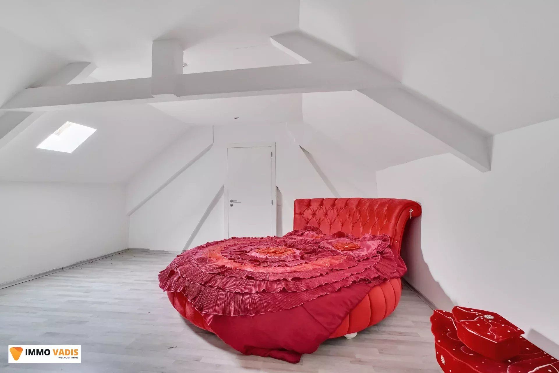 gerenoveerde gezinswoning met 5 slaapkamers foto 14