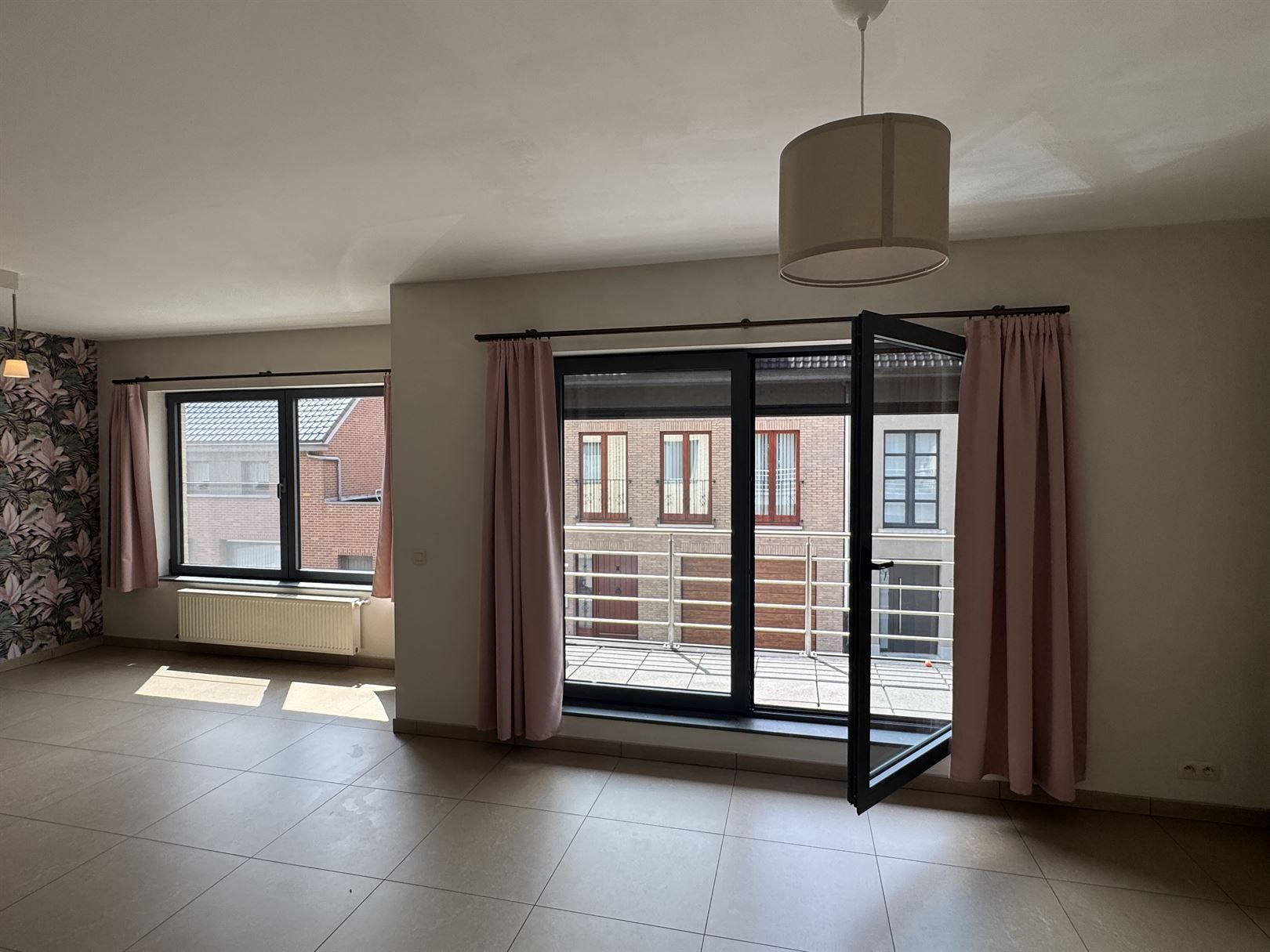 Modern instapklaar 2 slaapkamer appartement foto 9