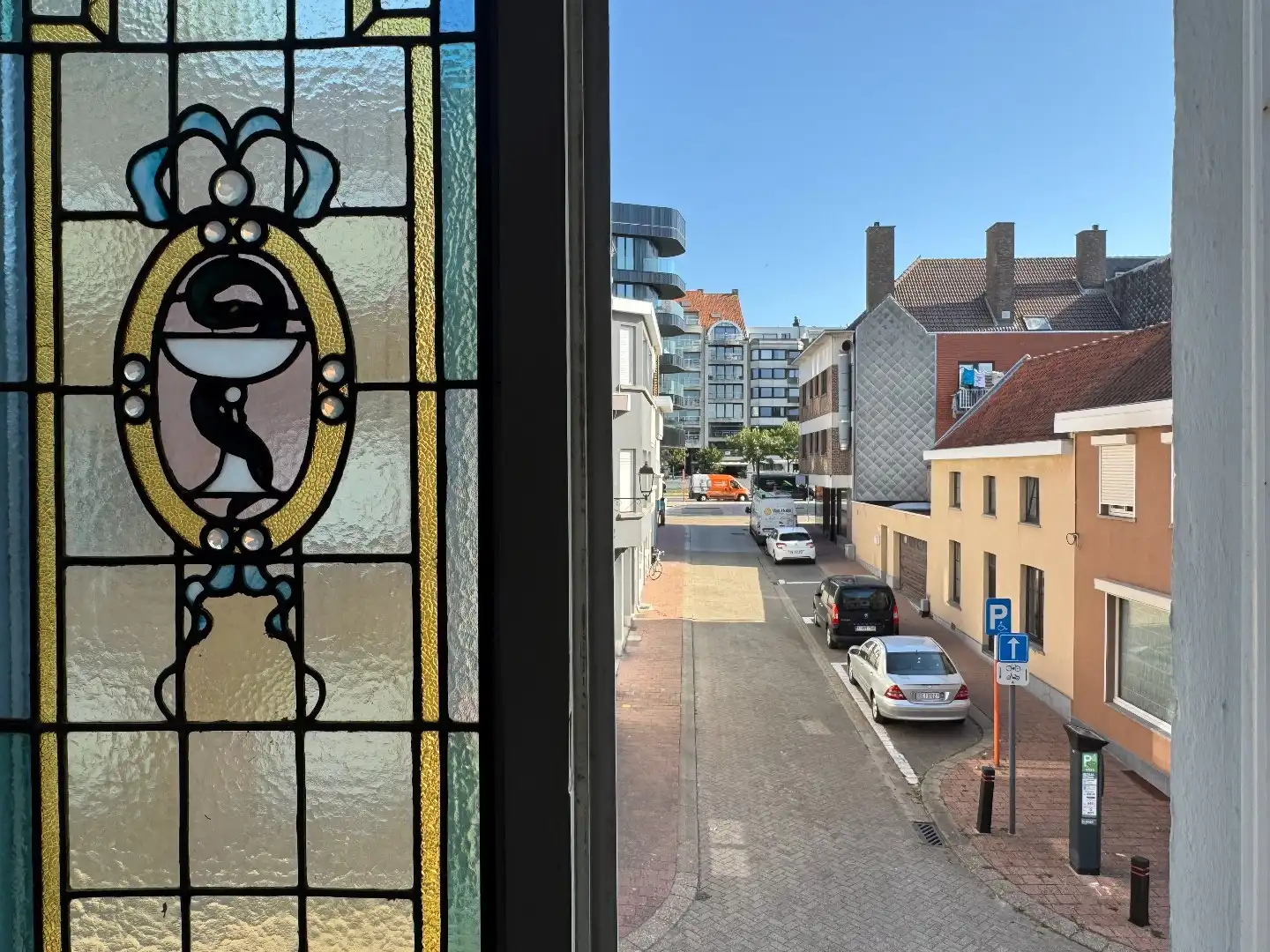 Karaktervolle herenwoning in Belle-Epoquestijl vlakbij zee en strand te Heist. foto 6