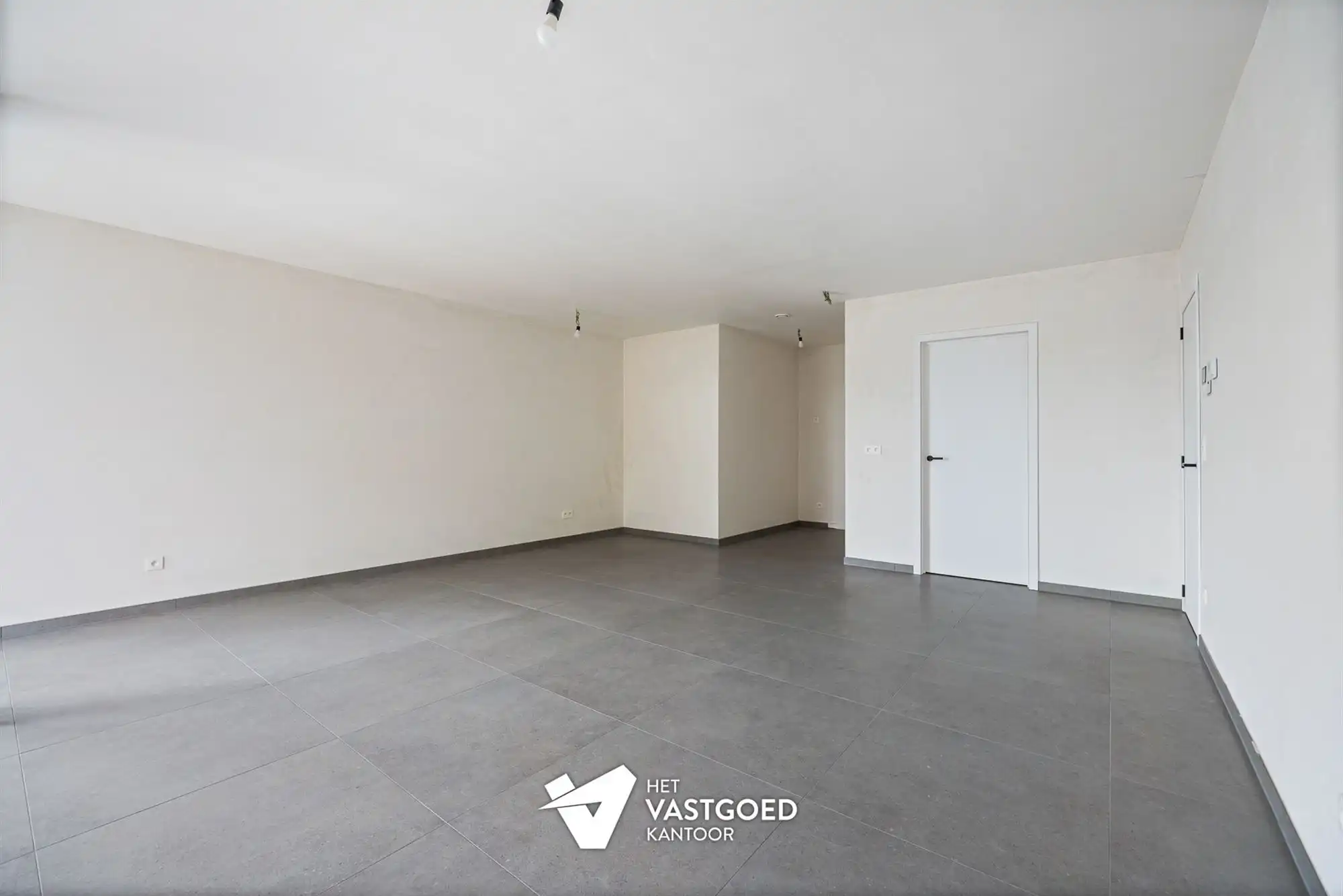 RUIM 1-SLAAPKAMERAPPARTEMENT MET AANGENAME BUITENRUIMTE foto 3