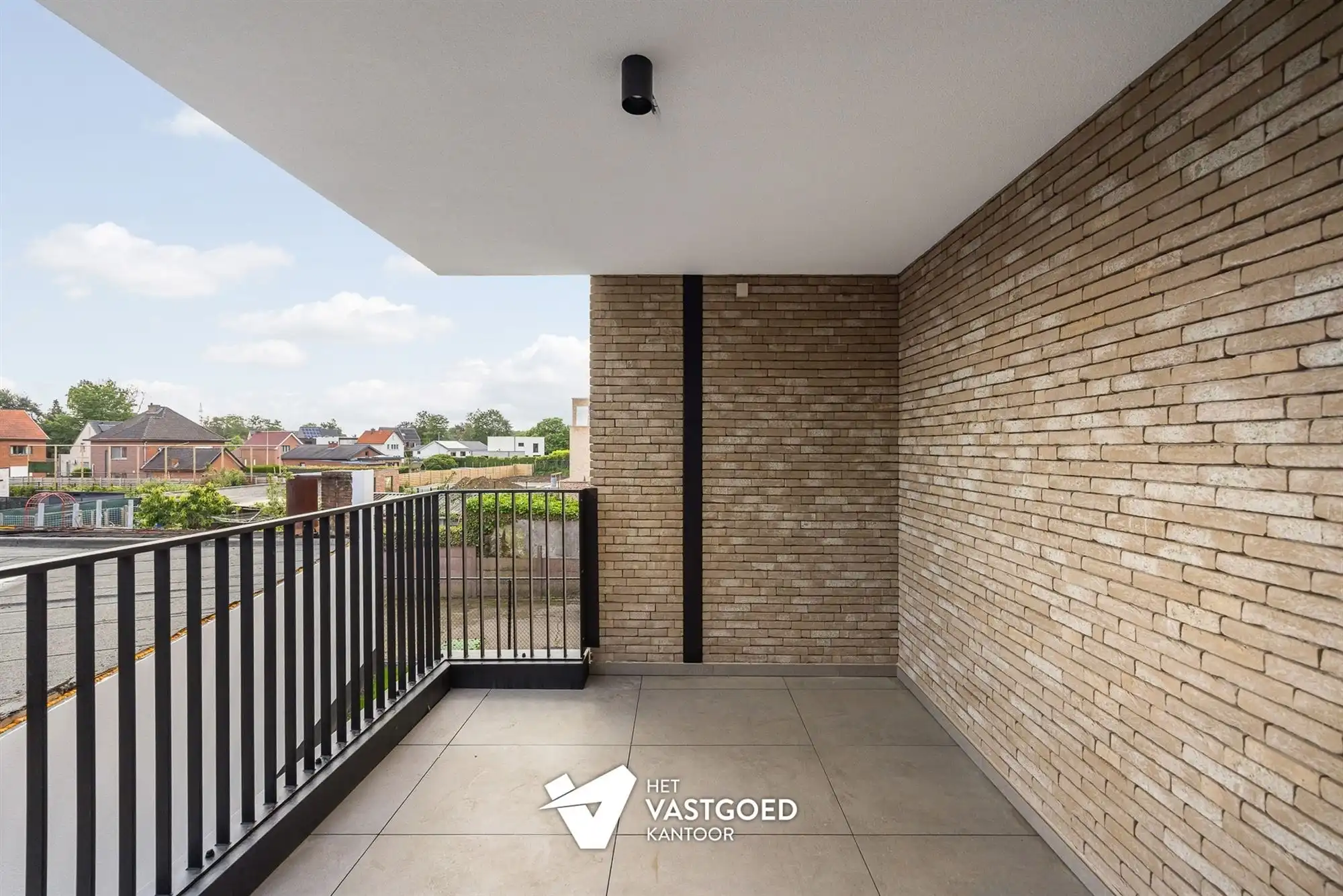 RUIM 1-SLAAPKAMERAPPARTEMENT MET AANGENAME BUITENRUIMTE foto 3