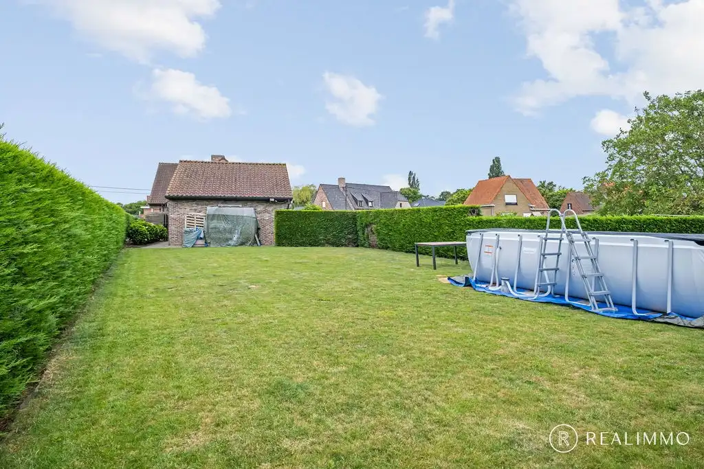 Ruime villa op 911m² in een rustige, groene omgeving te Sint-Eloois-Vijve foto 27