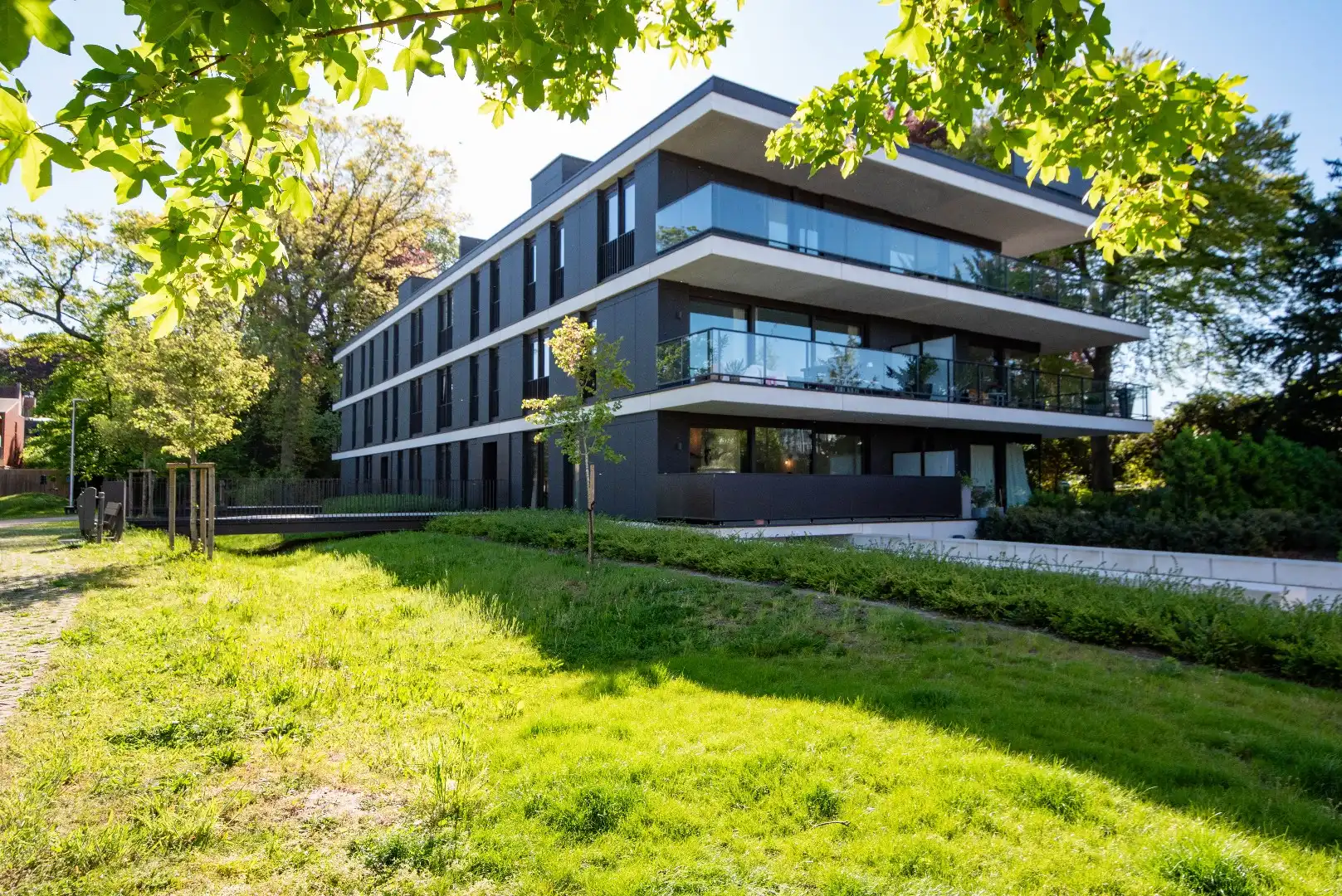 Nieuwbouw appartement in prachtige residentie foto {{pictureIndex}}