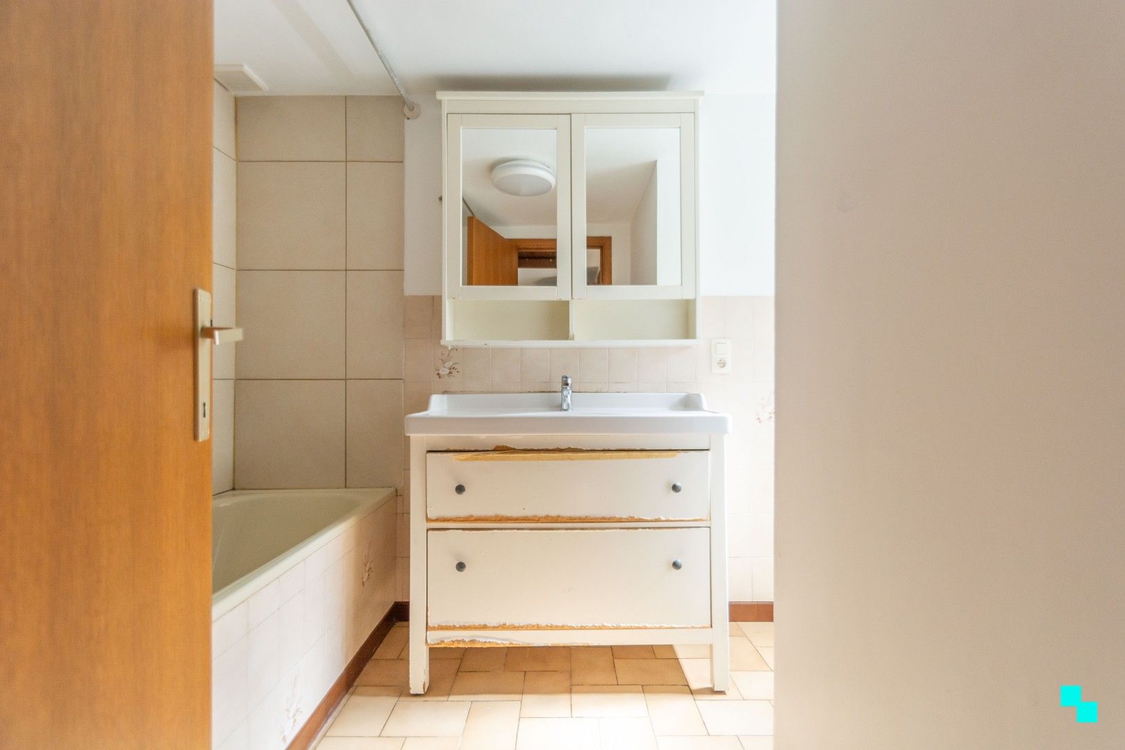 Te renoveren woning nabij station van Merelbeke foto 8