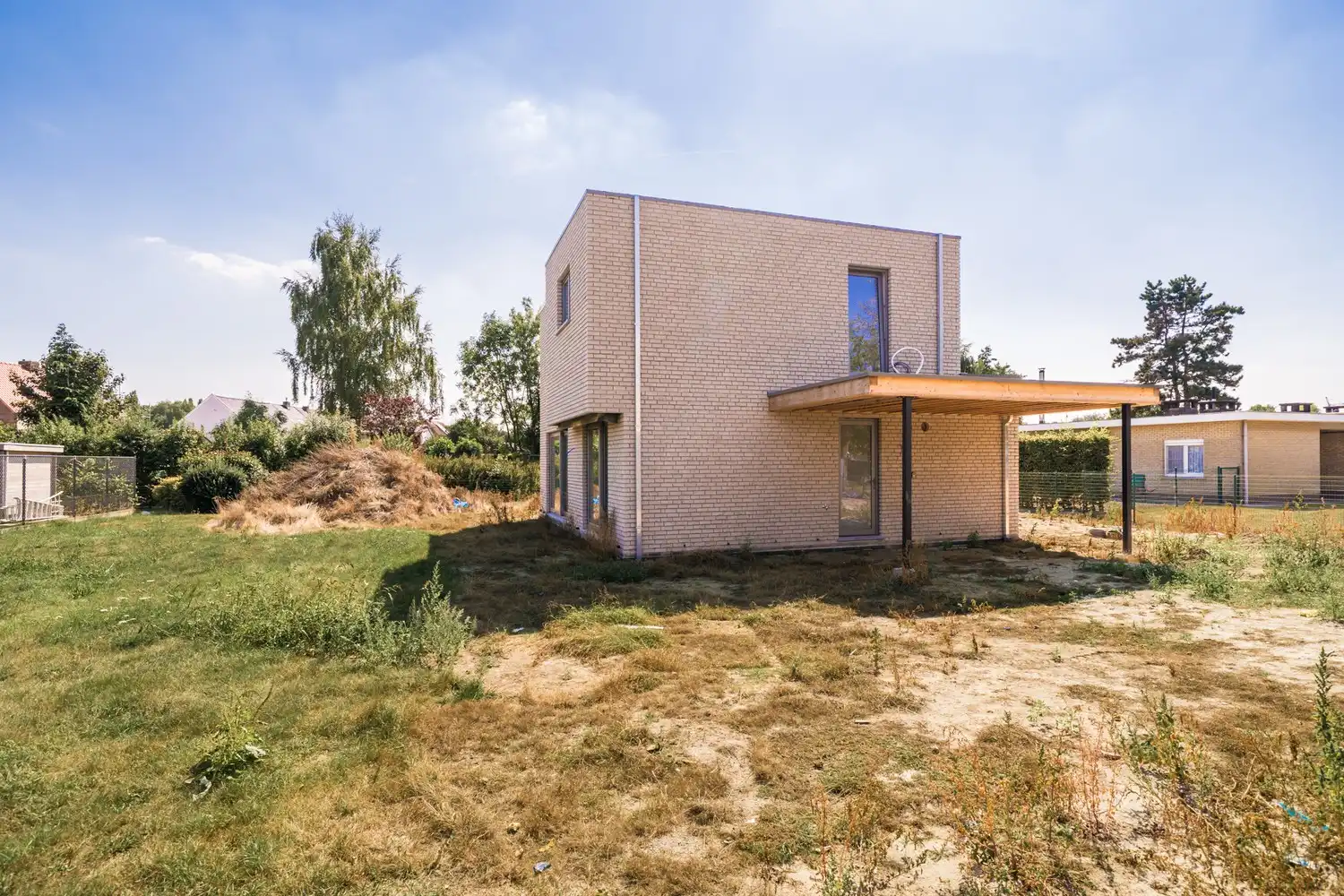 Energiezuinige nieuwbouwwoning met 3 slaapkamers en carport op een rustige locatie foto 3