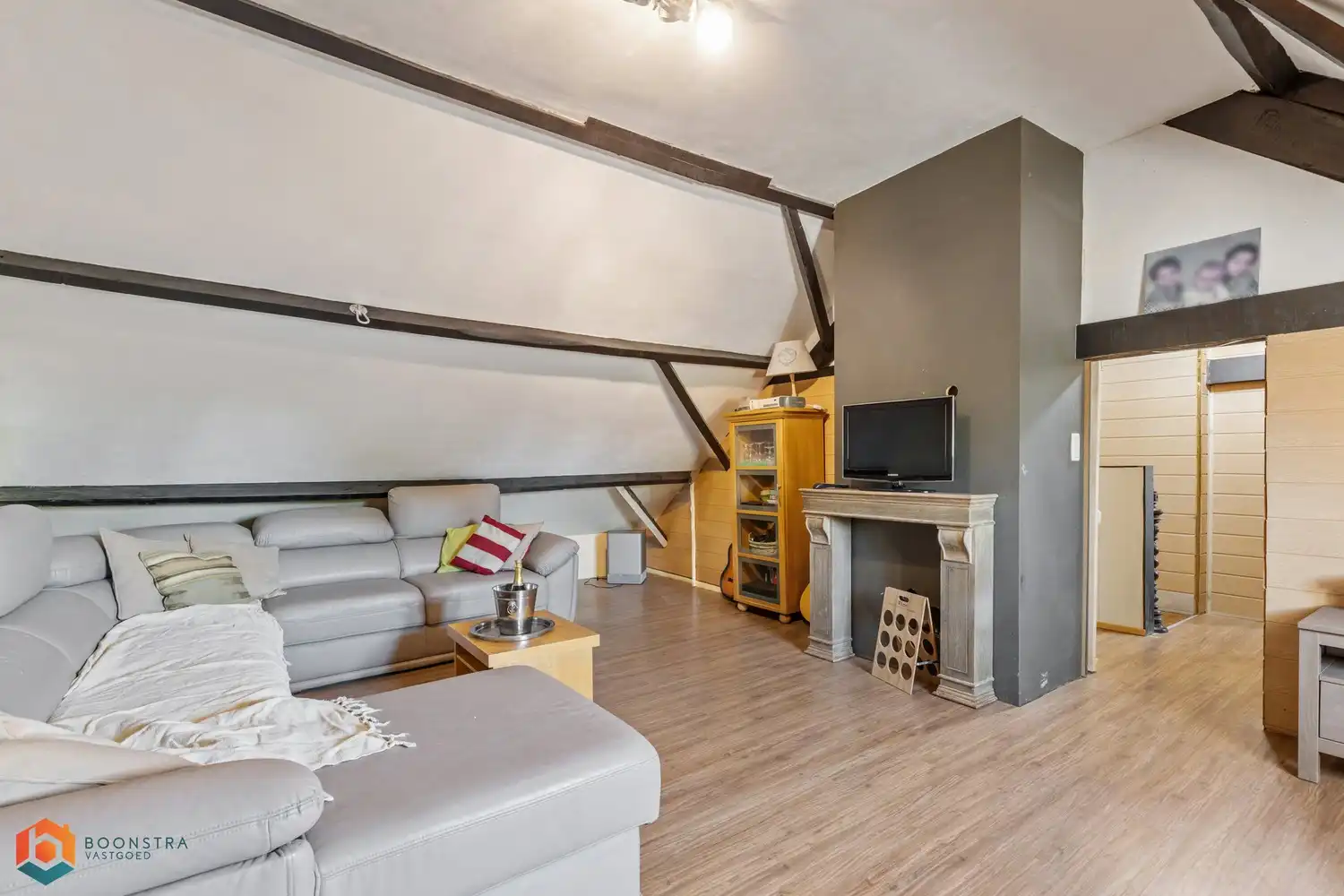 Ruime woning met handelsruimte en grote garage / werkplaats foto 28