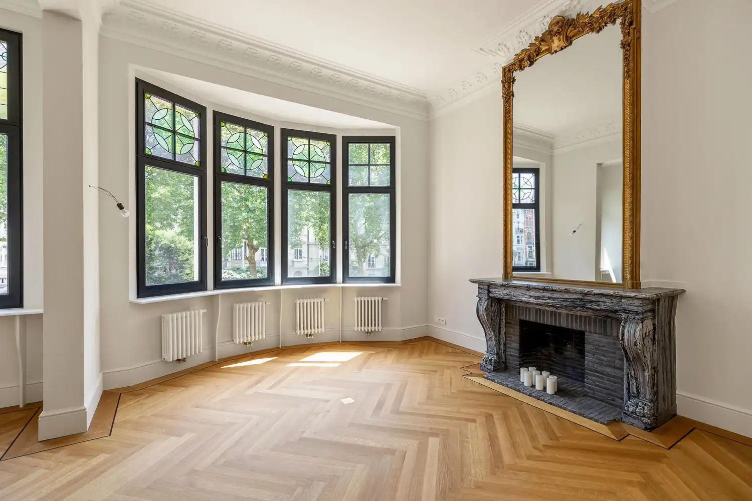 Prestigieuze en totaalgerenoveerde herenwoning (EPC B!) in eclectische stijl met zalige stadstuin op toplocatie aan de Jan Van Rijswijcklaan foto 17