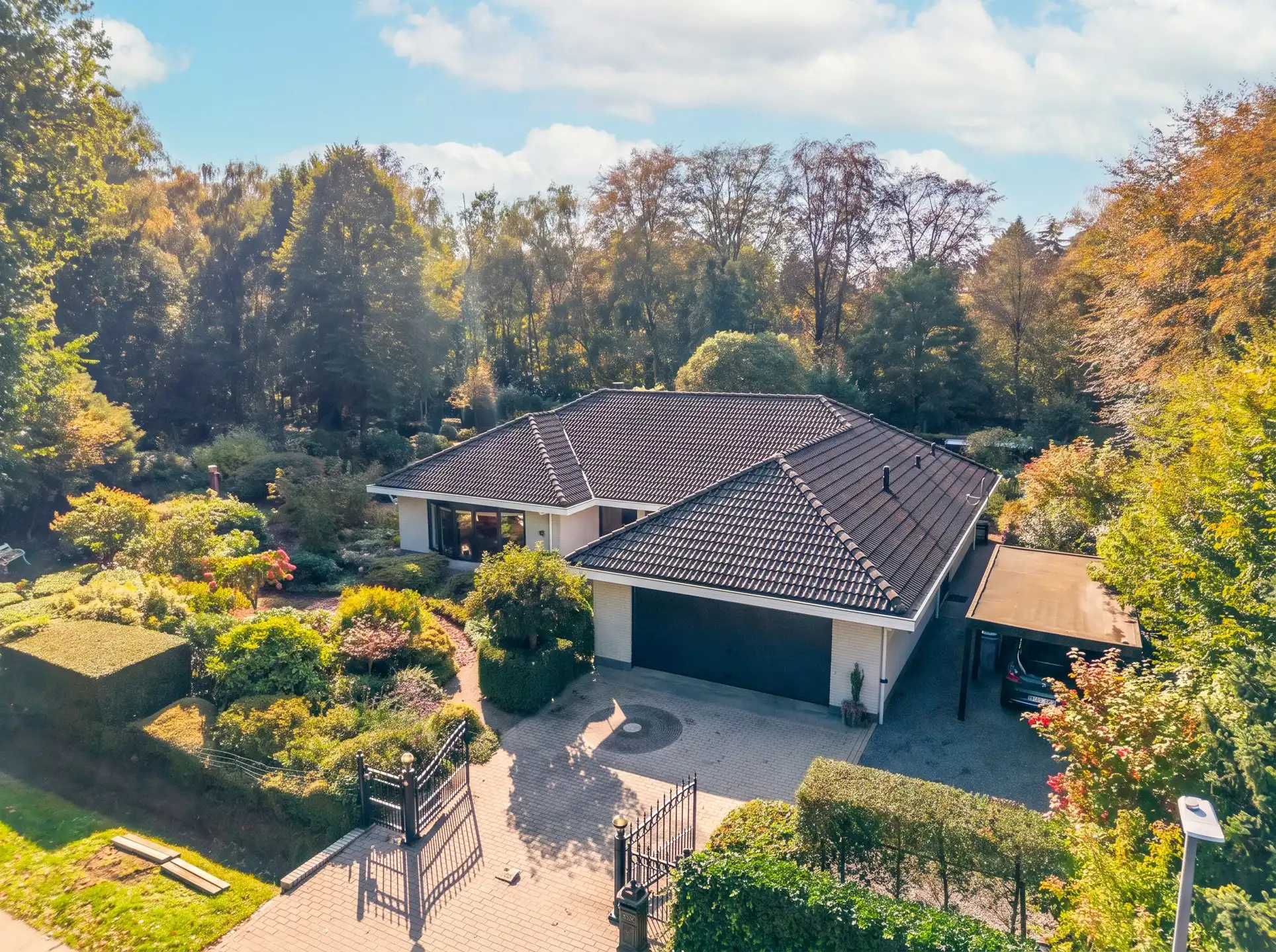 Instapklare gelijkvloersvilla met unieke parktuin op 2.086 m²  foto 2