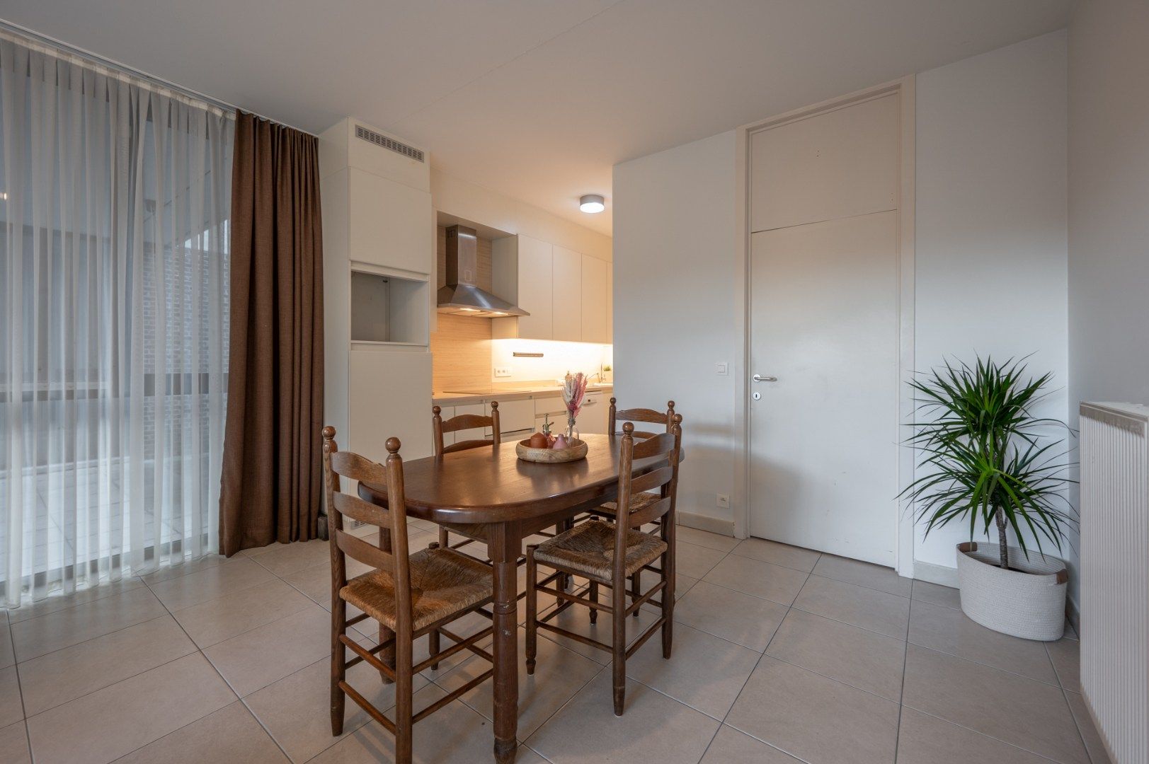 Gelijkvloers hoekappartement op unieke ligging in hartje Brugge foto 5