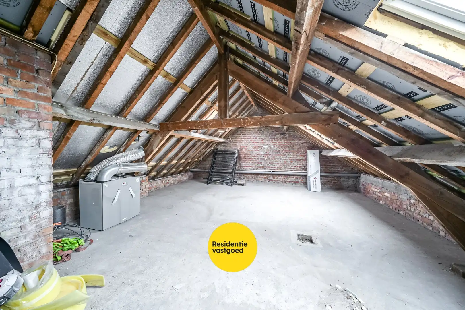 Recent gerenoveerde hoekwoning met garage, koer én dakterras in Stene foto 18