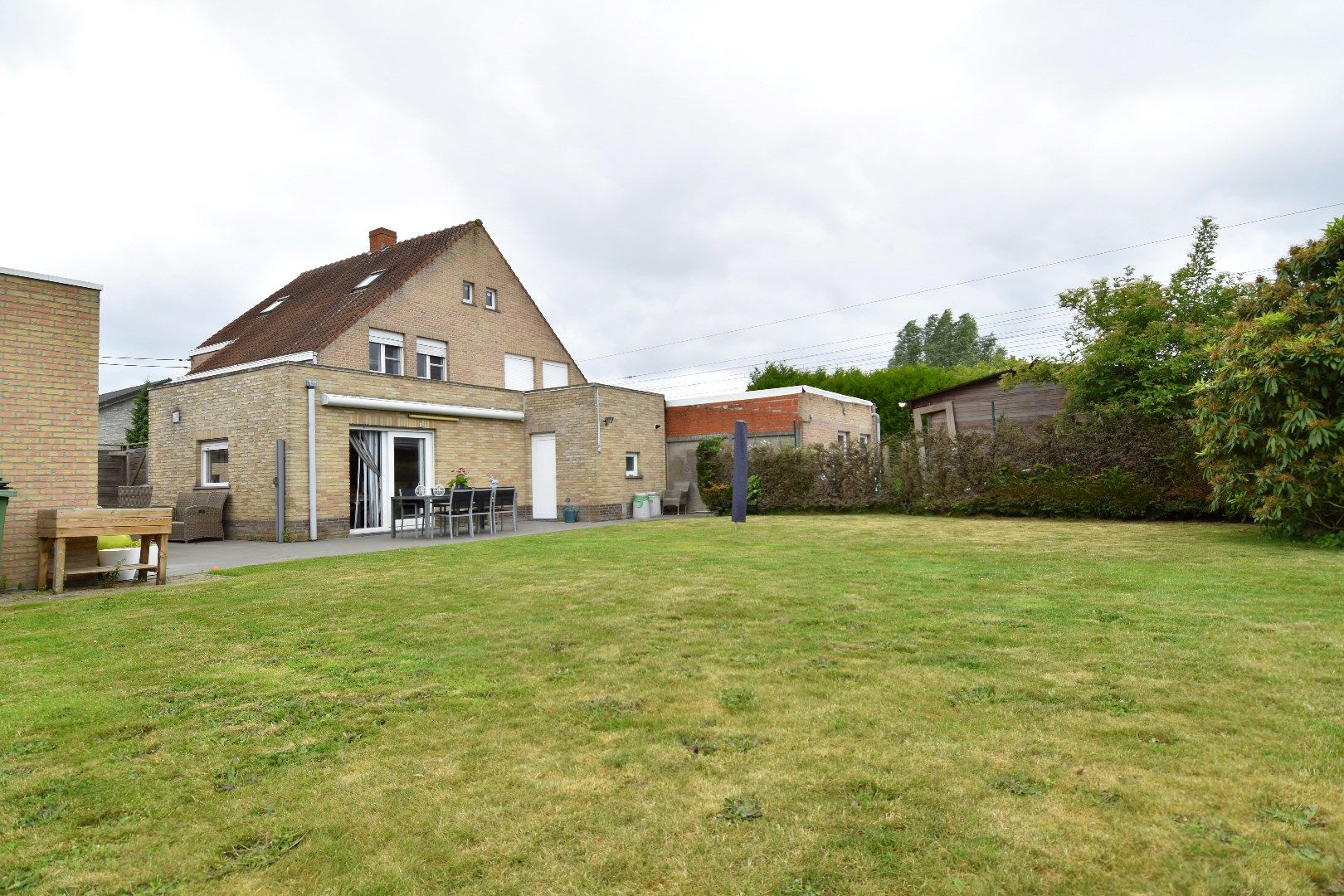 Halfopen bebouwing met 3 slaapkamers, tuin en garage te koop in doodlopende straat te Wevelgem foto 18