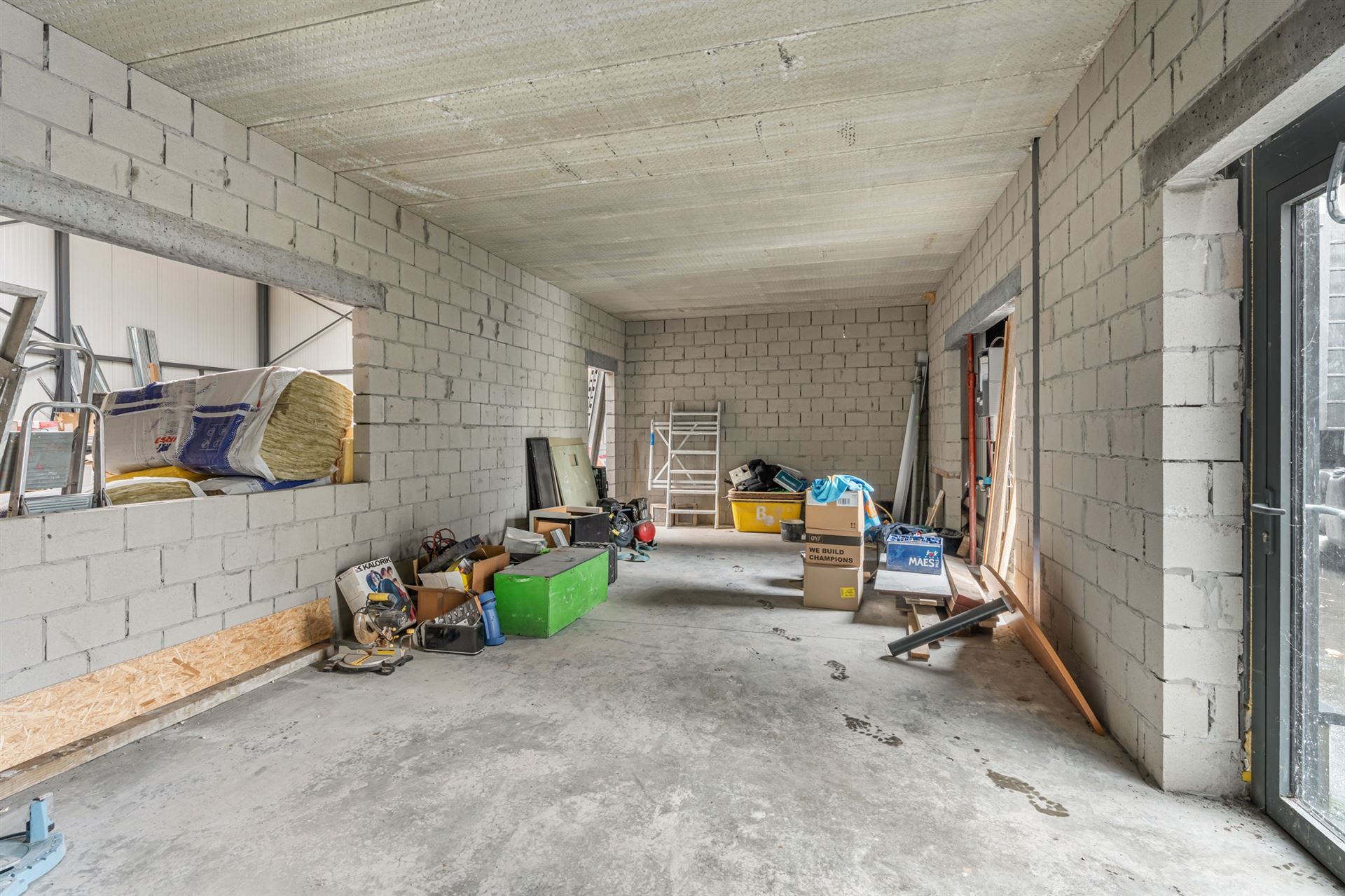 Industrieel gebouw, magazijn, opslagplaats. foto 13