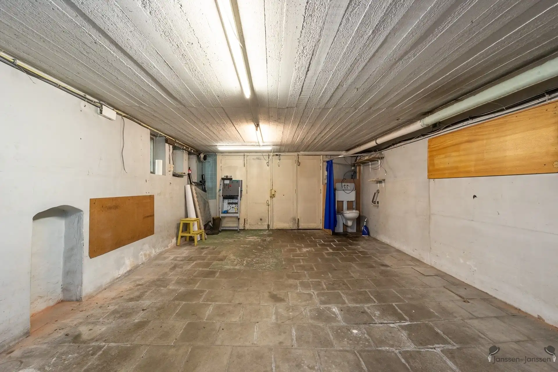 Unieke kans in het hart van Brasschaat karaktervolle villa met dubbele woningstructuur op prachtig perceel van 2.080 m² foto 28