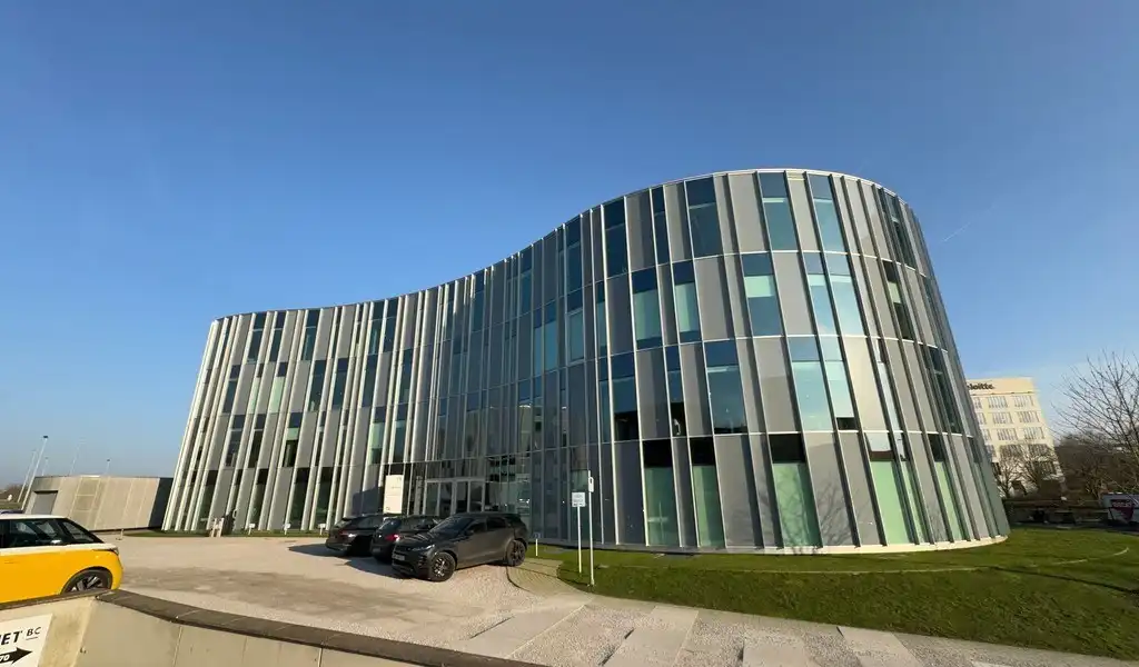 Kantoorverdiep te huur in Kowala Business Center in Gent foto 18