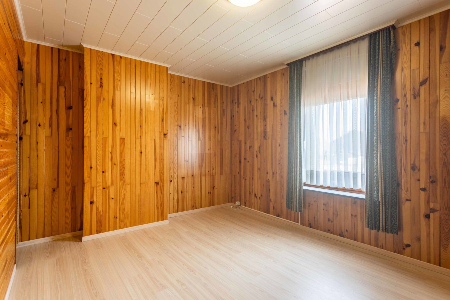 Goed onderhouden woning met garage te Aalst!  foto 17