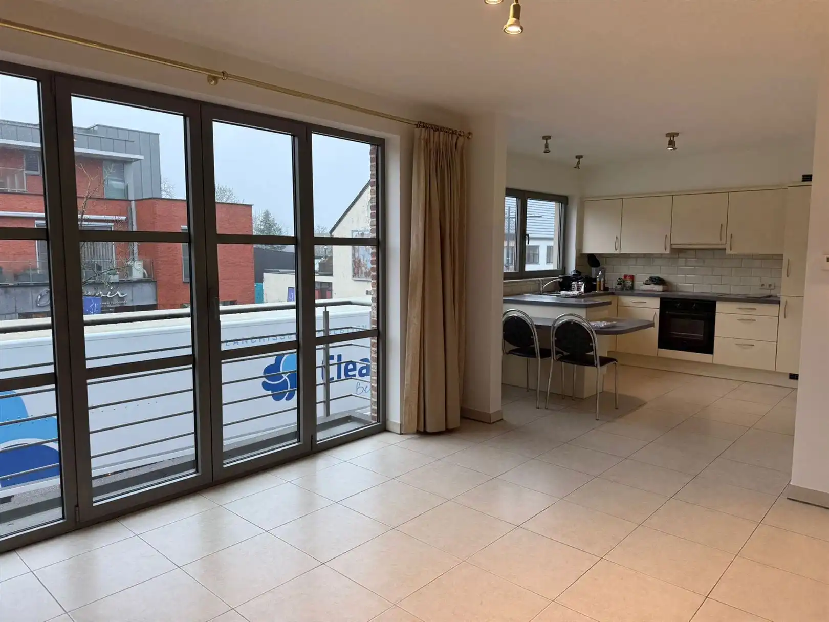 TE HUUR: Ruim appartement met 2 slaapkamers te Heusden-Zolder! foto 5