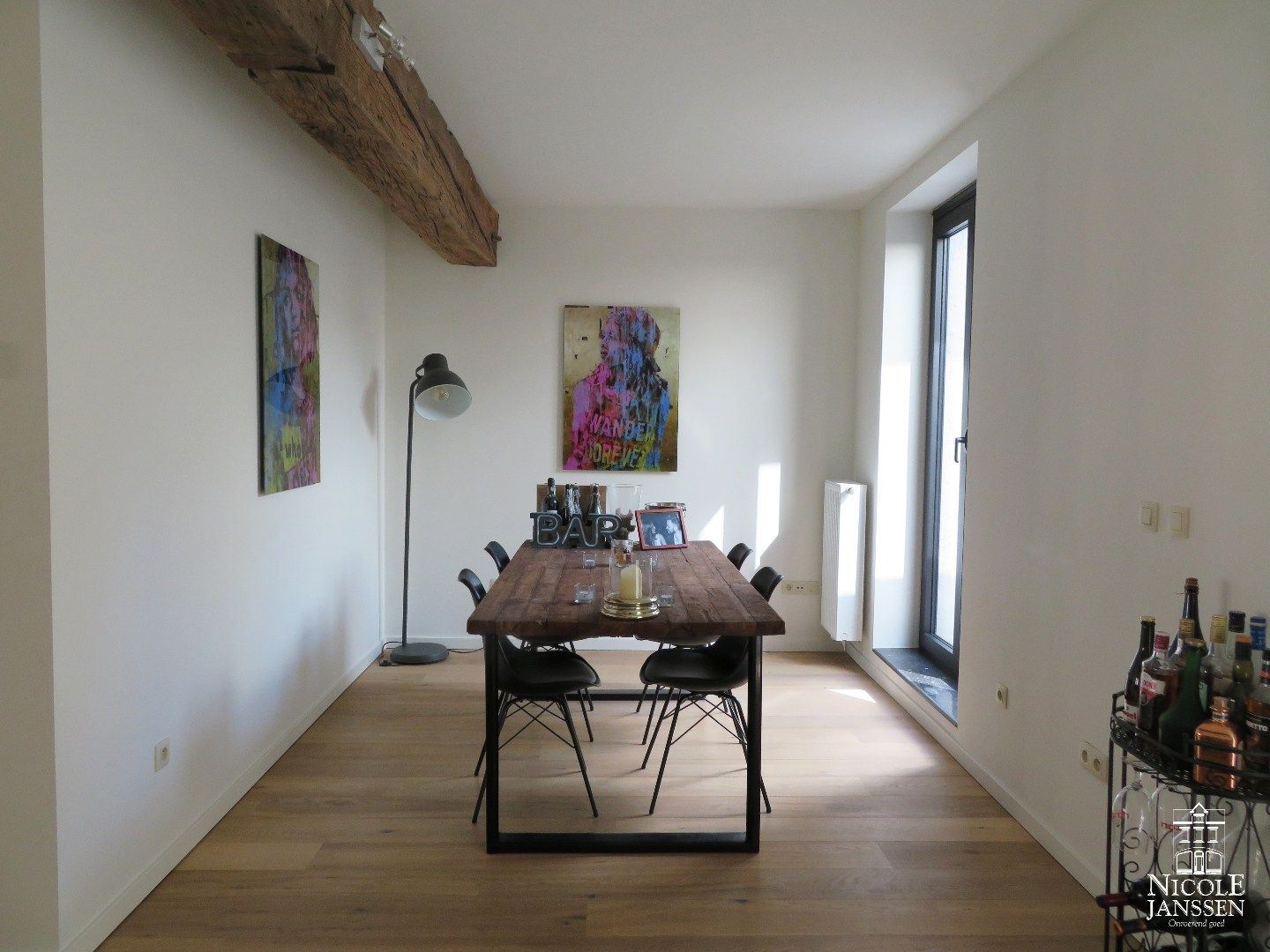 Trendy appartement met gezellig binnenterras en lift in het hartje van Maaseik foto 7