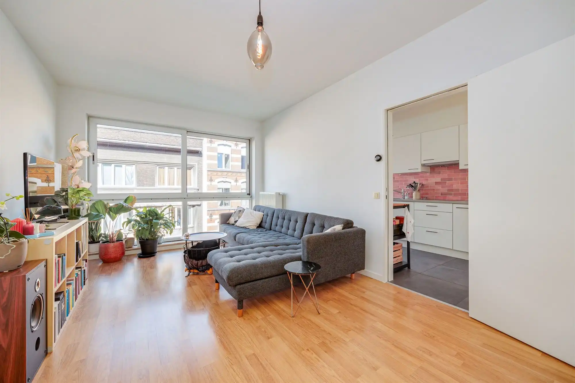 Ruim en lichtrijk appartement met zonnig zuidgericht terras foto 3