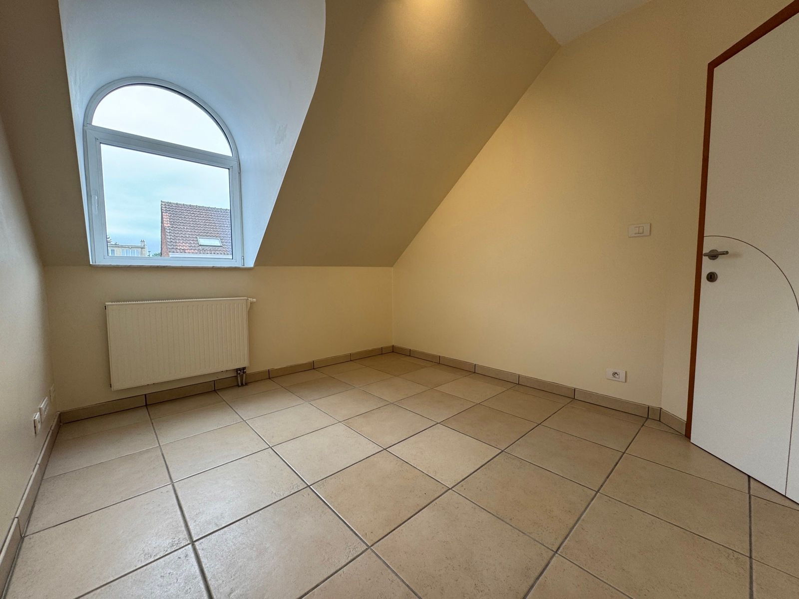 Duplex appartement met 3 slaapkamers en open autostaanplaats foto 11
