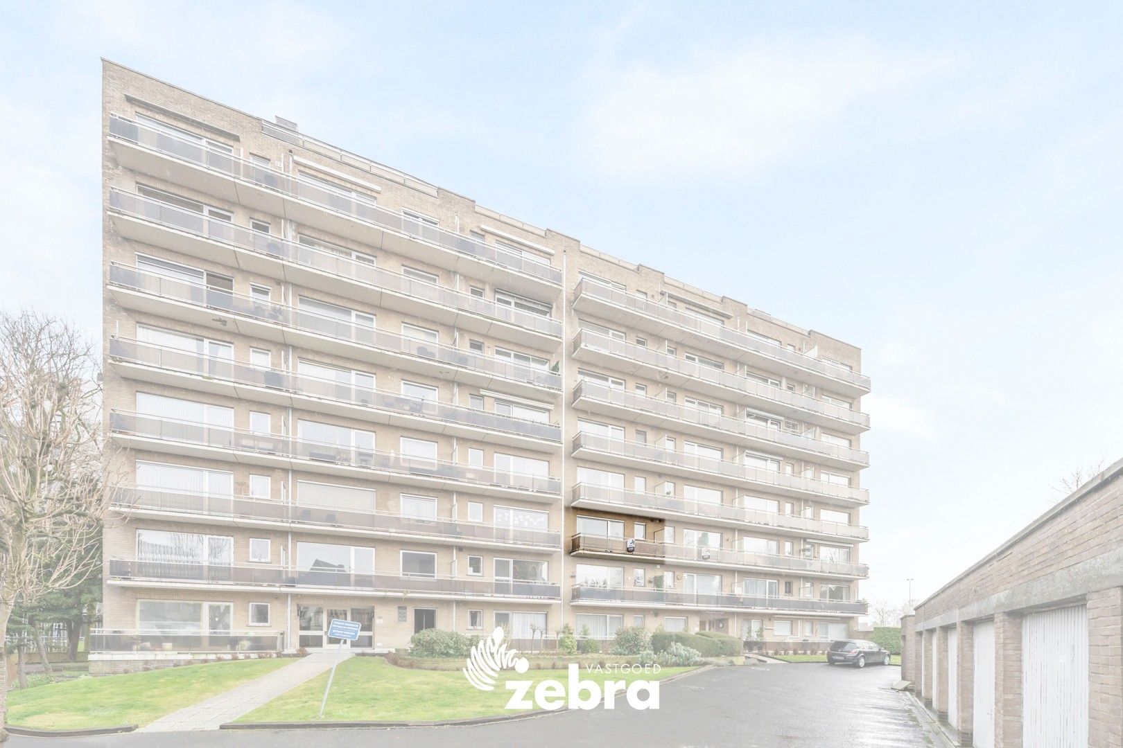 Licht op te frissen appartement met 2 slaapkamers op wandelafstand van centrum Roeselare! foto 6