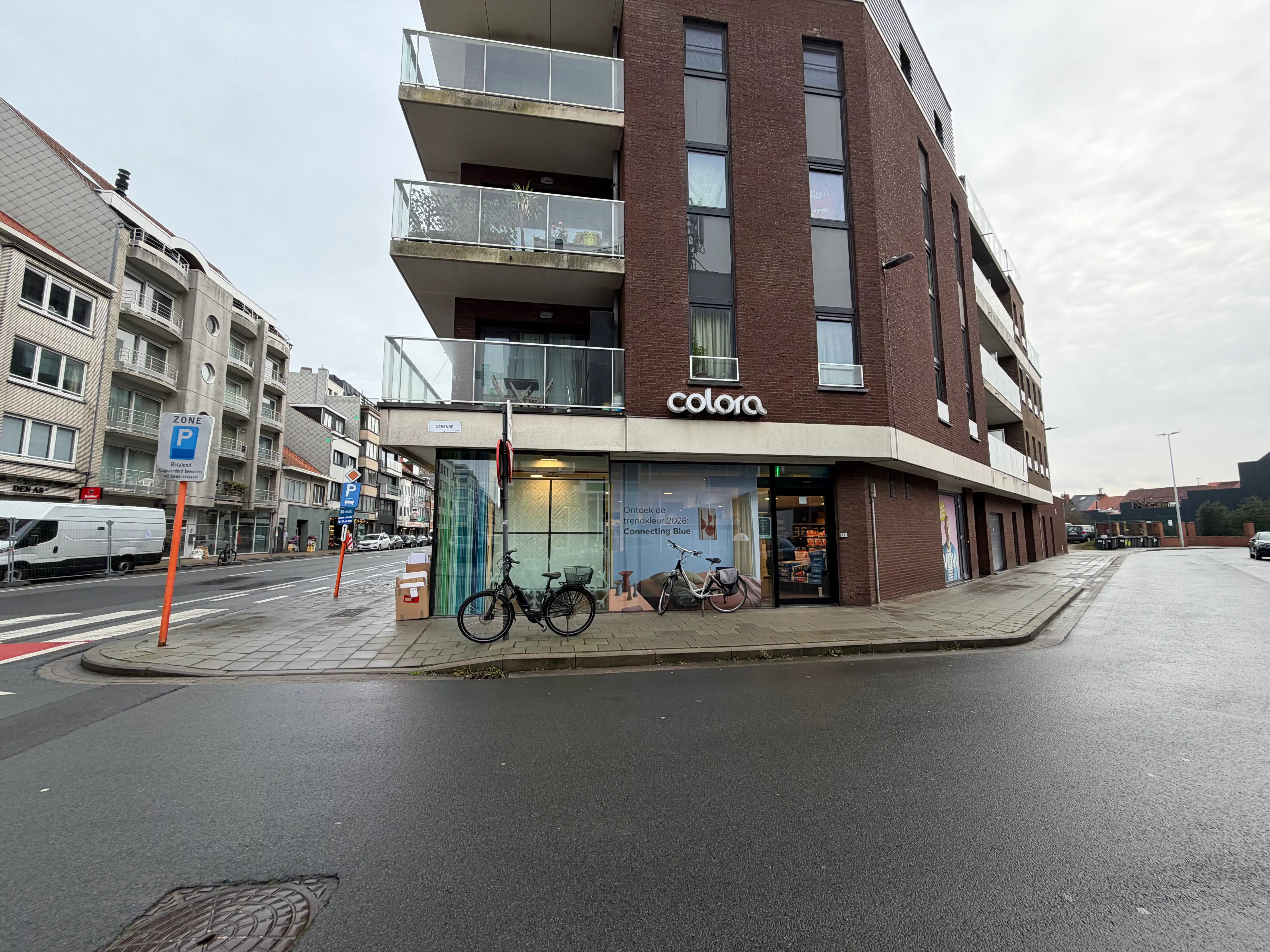 Handelsgelijkvloers 241m² in de Gouden Driehoek foto 9