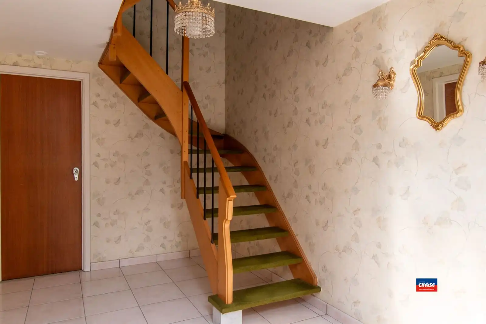 Deels te renoveren bel-étage met 3 slpks, garage + tuin foto 2