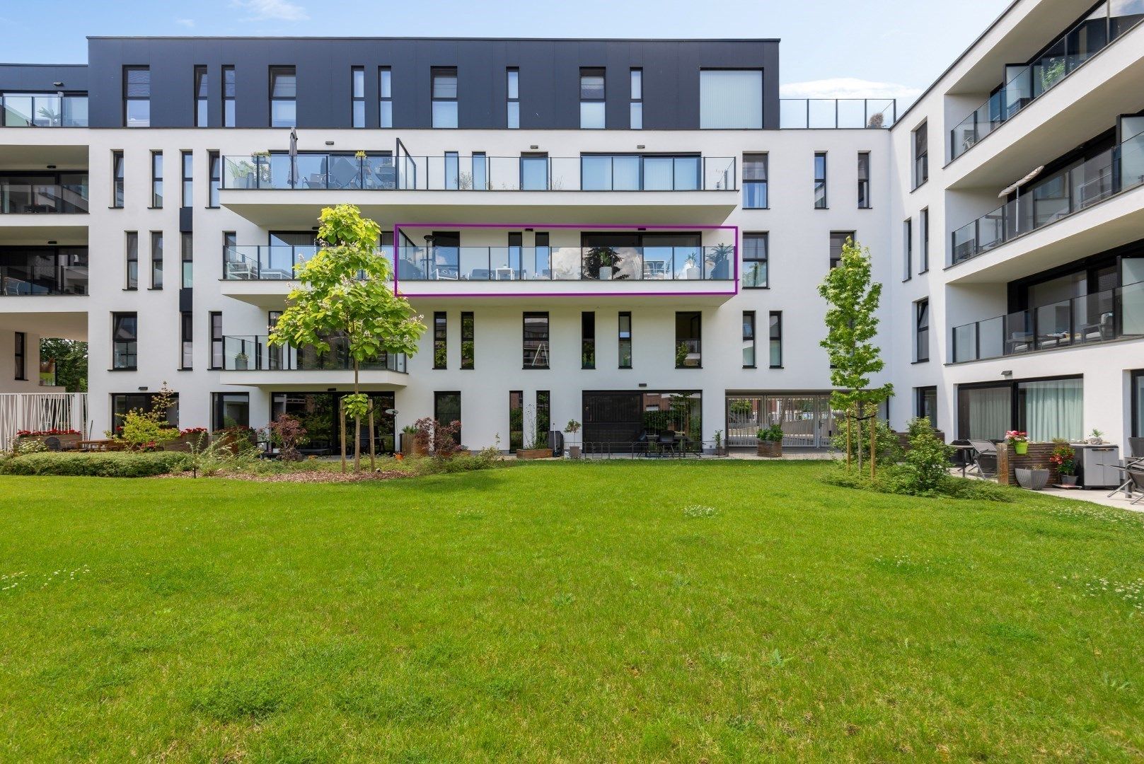 Modern appartement met drie slaapkamers foto 4