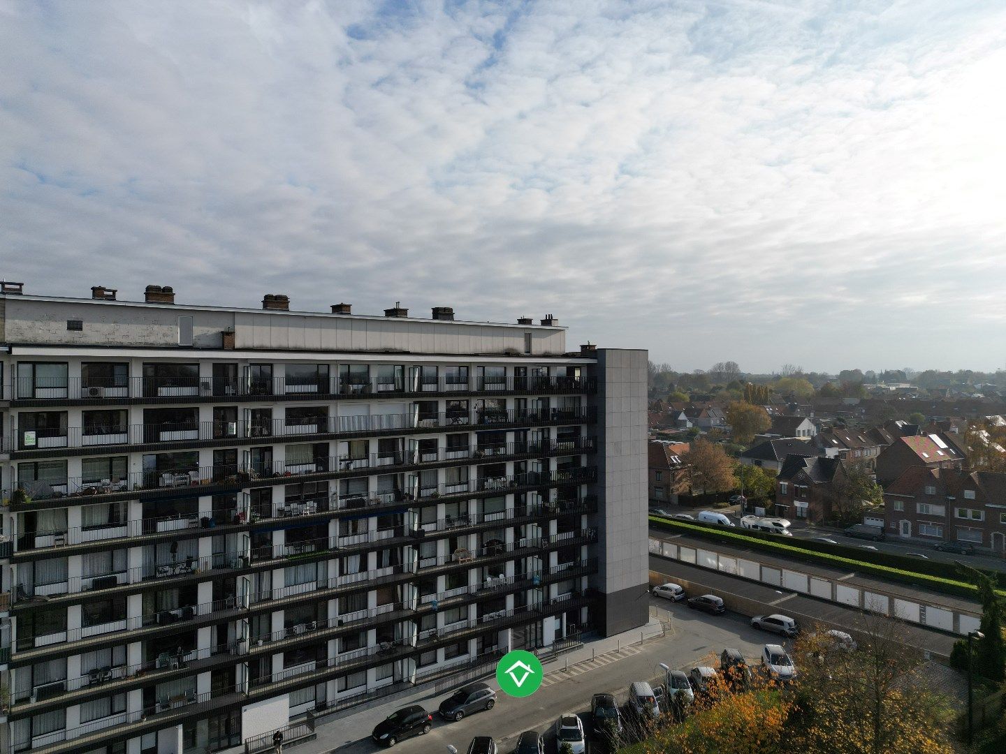 Instapklaar appartement met twee slaapkamers, ruim terras met prachtige vergezichten en kelderberging te Roeselare foto 13