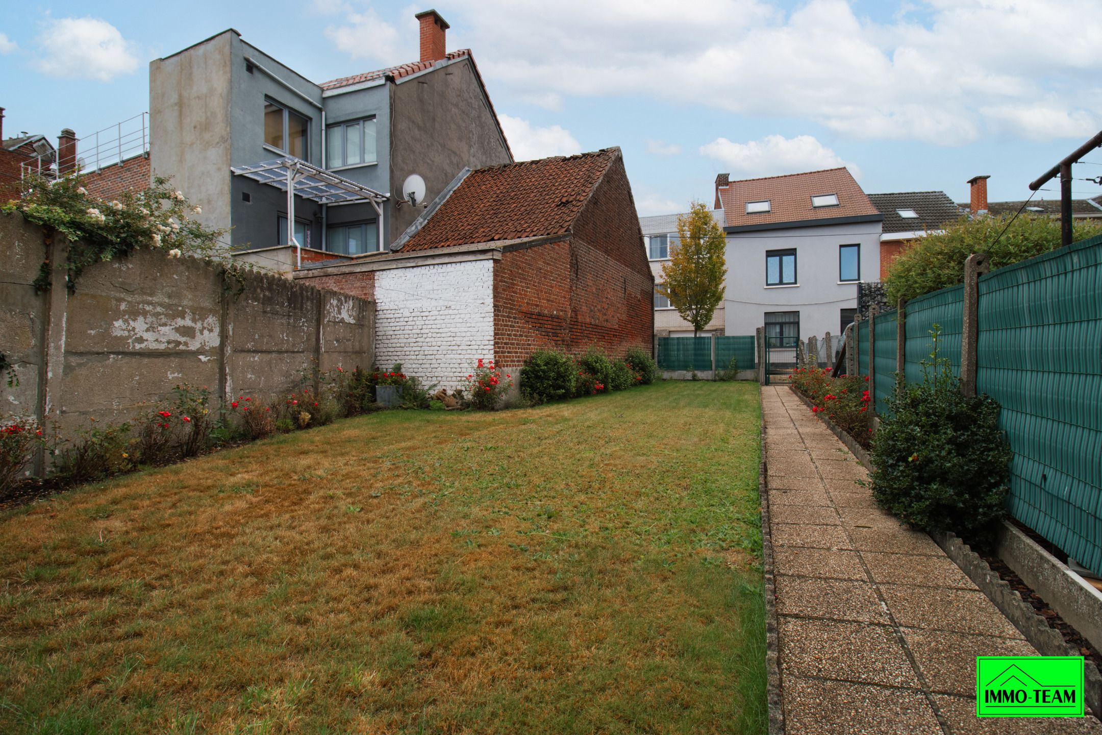 Op te frissen 2-gevelwoning nabij centrum foto 9
