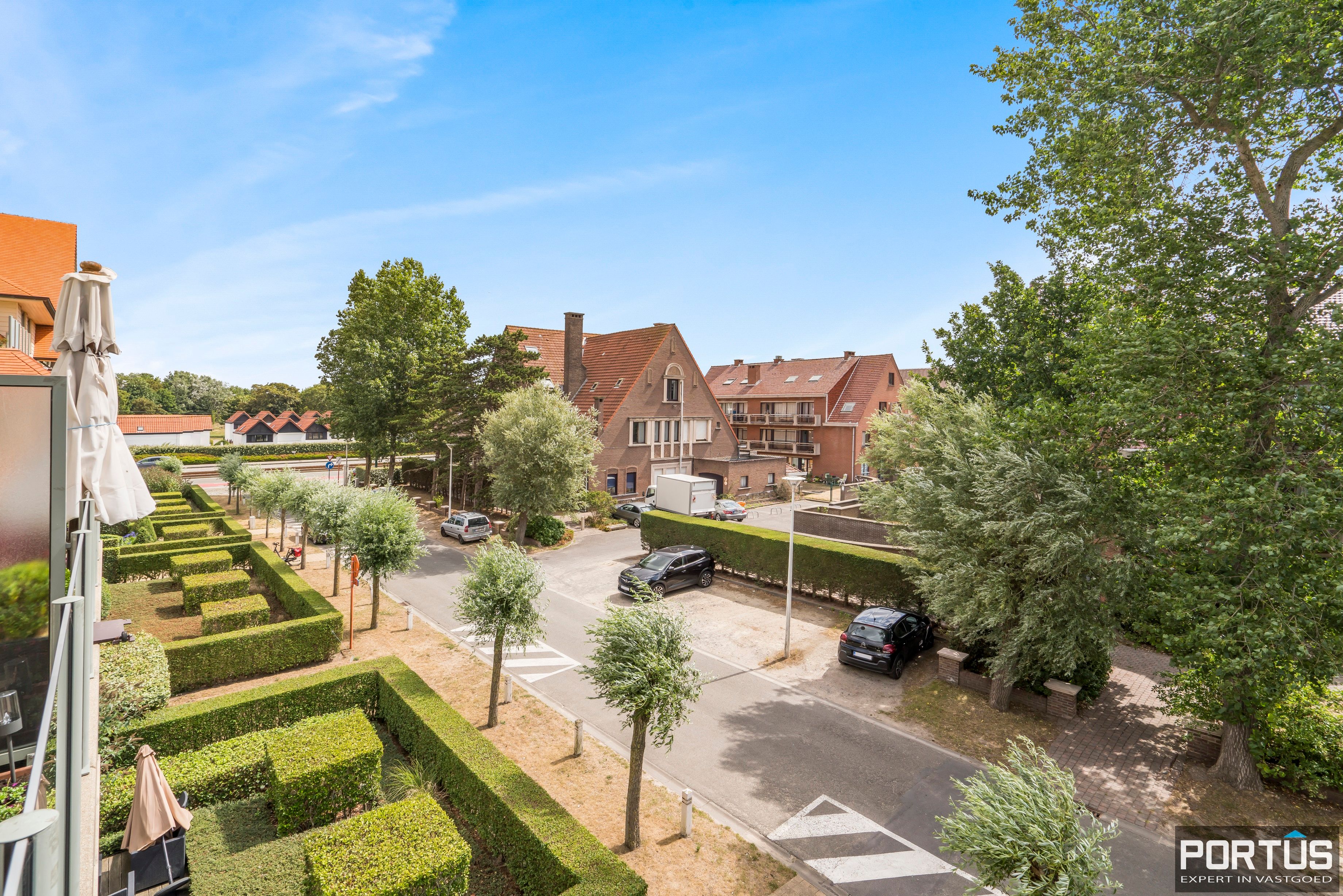 Ruim appartement te koop te Nieuwpoort met 4 slaapkamers foto 9