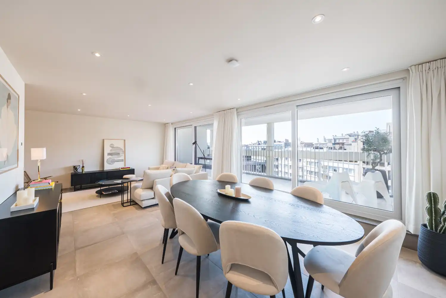 Ruim en jong appartement op centrale ligging! foto 6