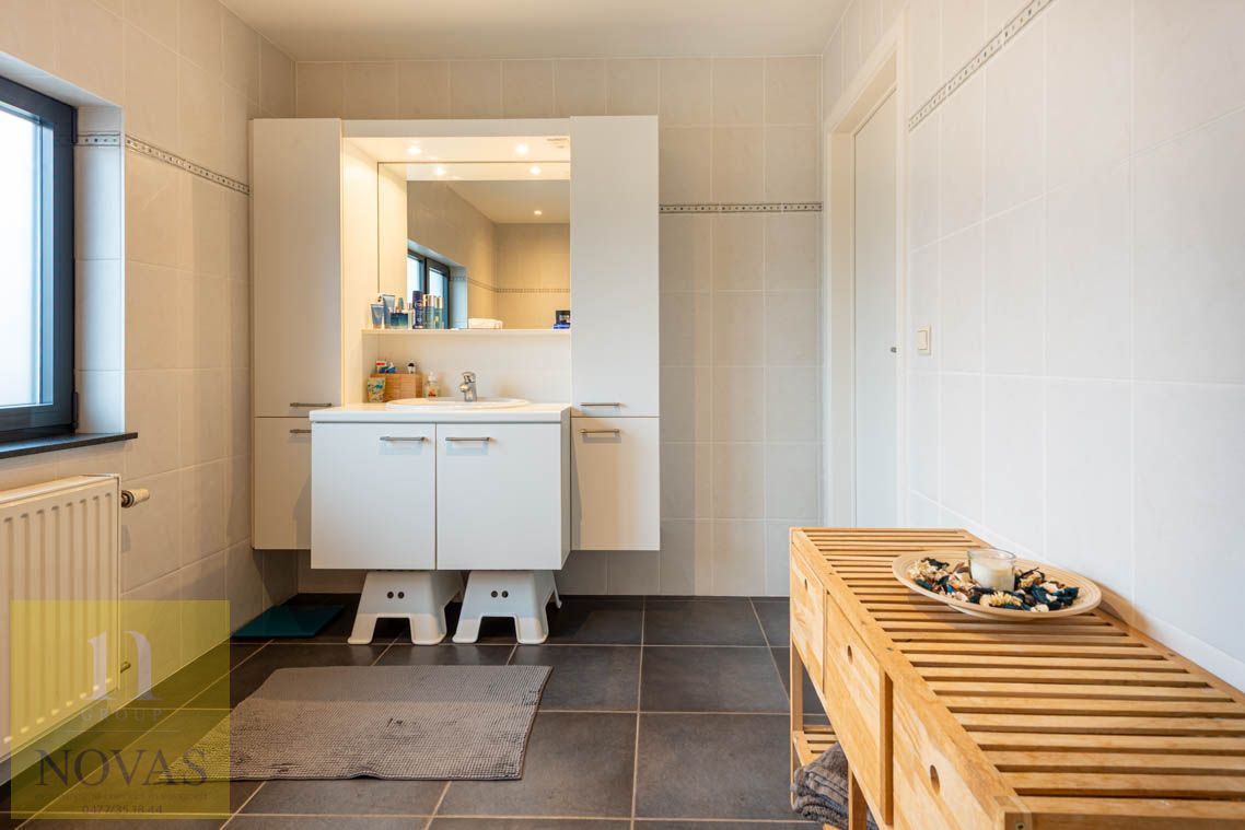 Unieke locatie, 3 slaapkamers, groot terras, heel ruime woonkamer foto 18